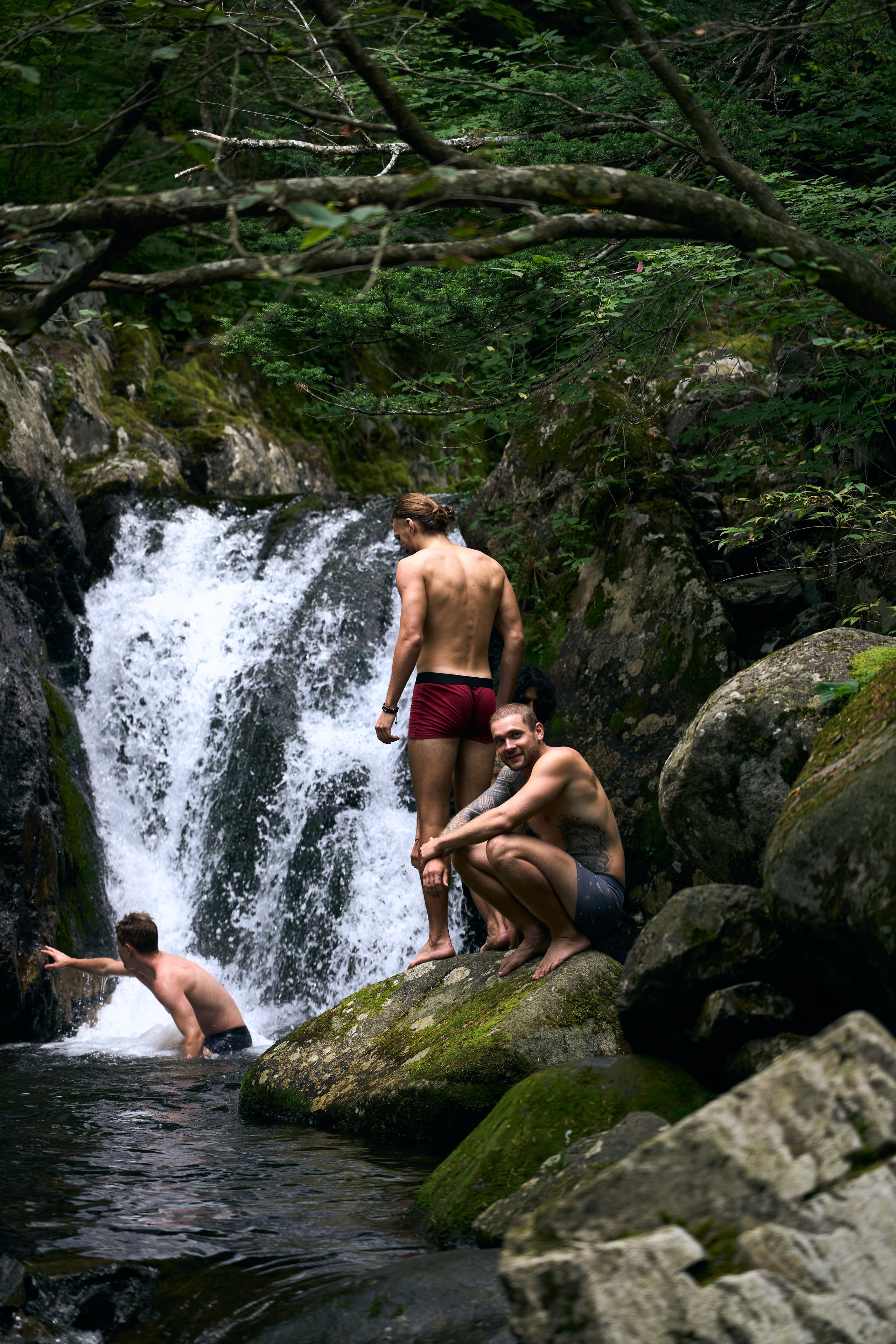 Репортаж трекинга тур группы. Фэшн-фотография и портреты в Владивостоке. Превращаю съёмку в повествование — создаю образы с сюжетом, которые остаются в памяти