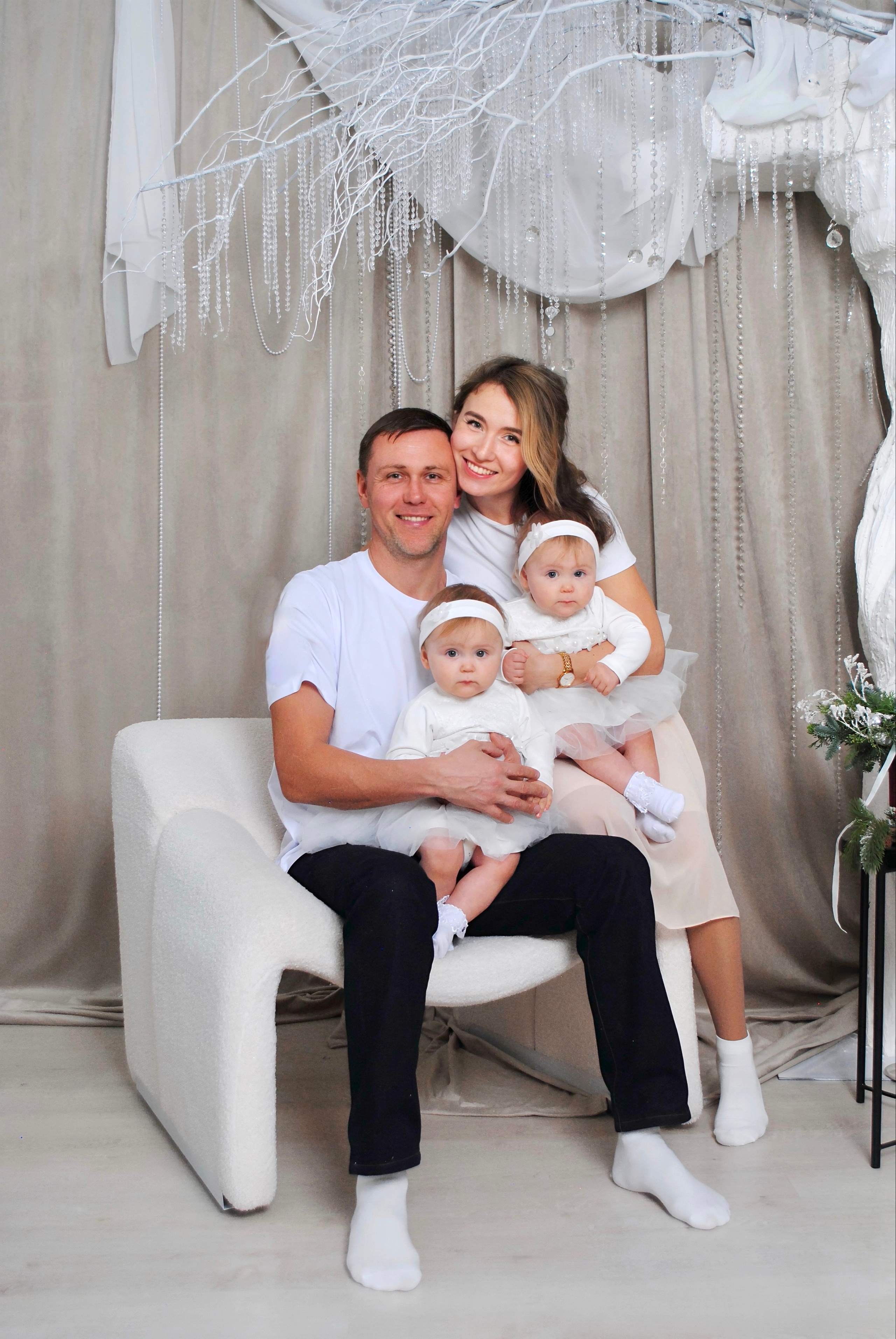 Мария и семья. Фотограф Мария Мусаелян