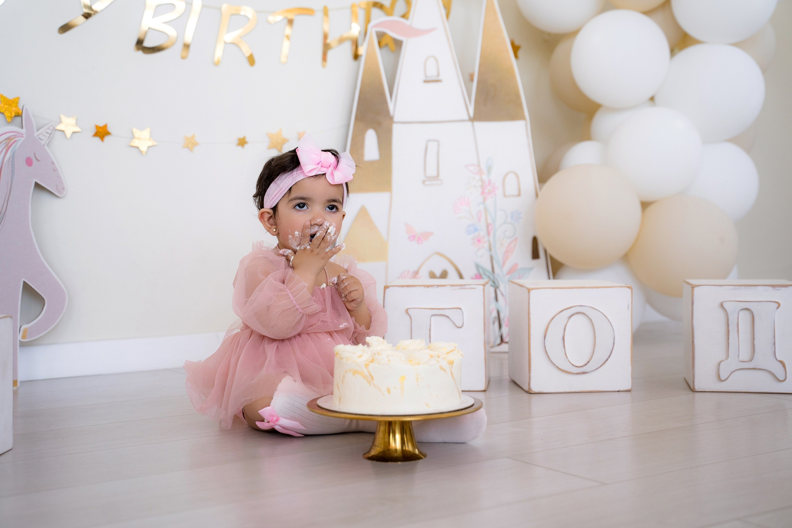 Фотосессия Cake Smash. Фотостудия Малина в городе Улан-Удэ. Фотограф Ирина Жарникова