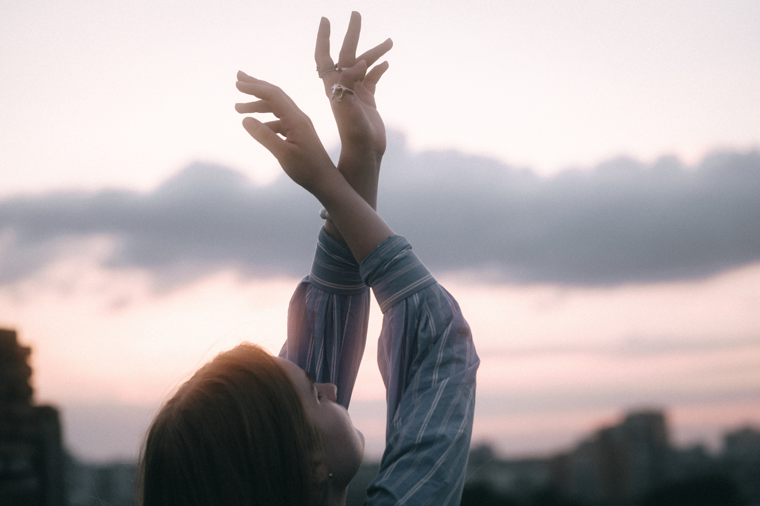 Яна, фрагменты и цветной свет. Фотограф в Москве Максим Скоробогатов