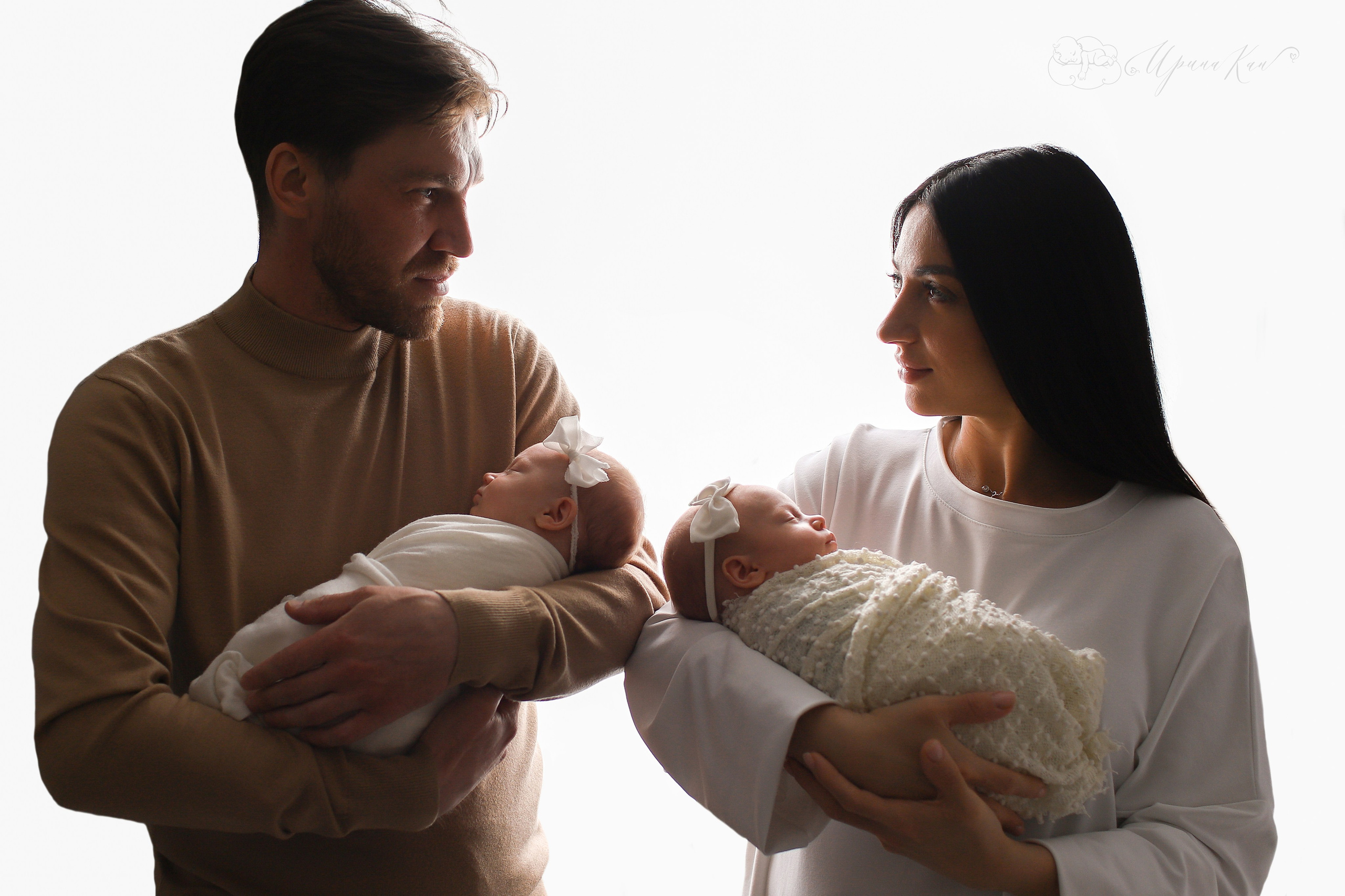 Новорожденные фото с родителями. Ирина Кан Фотограф новорожденных в Екатеринбурге