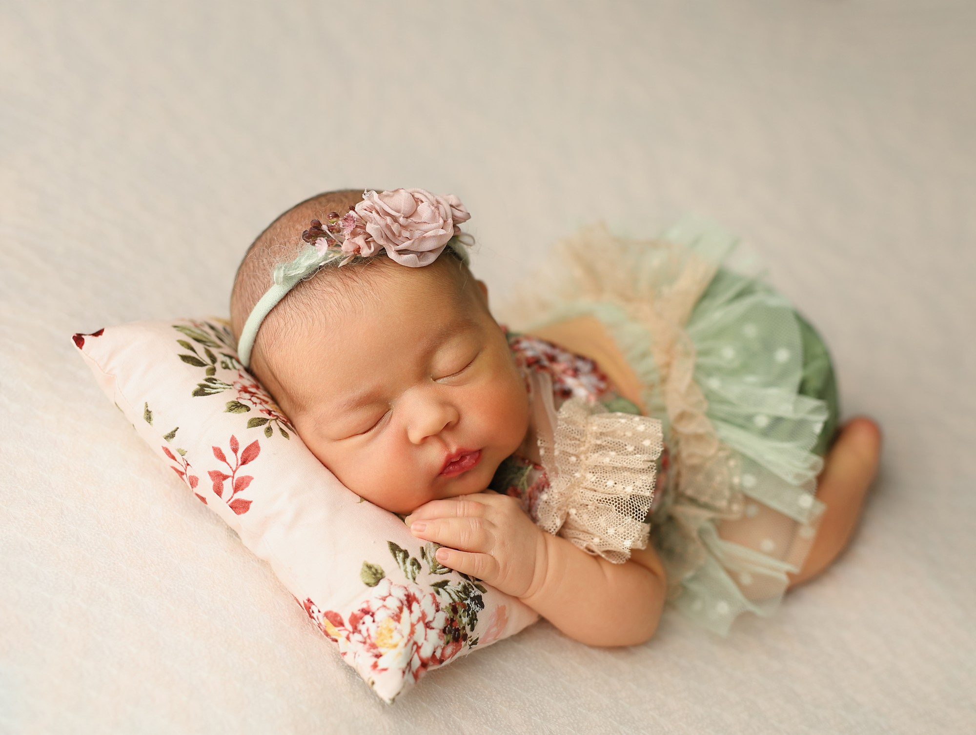 Newborn. Фотограф новорождённых в Казани Нейля Гильмутдинова ньюборн