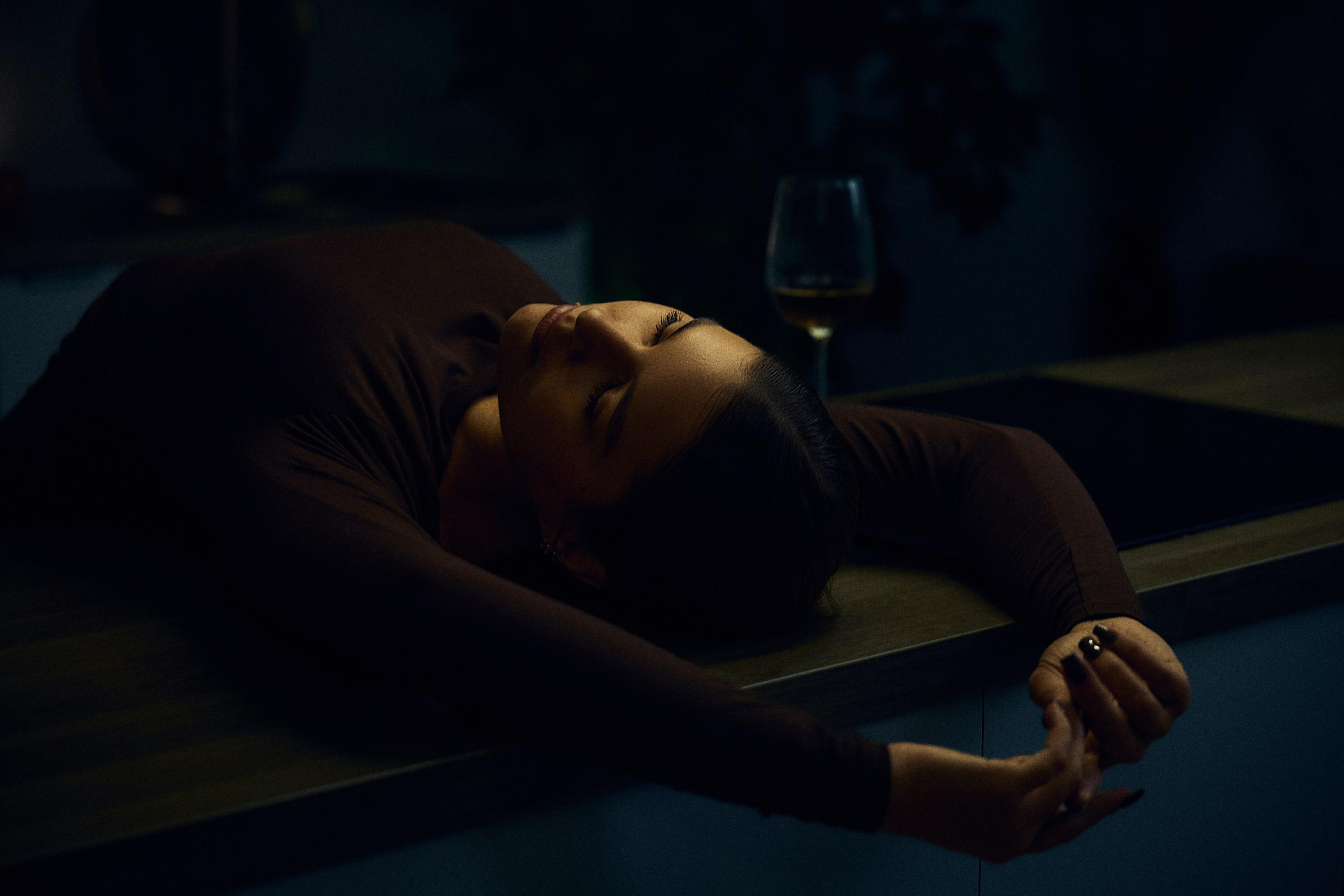 Portrait women’s photo session at the Photo Studio. Professional photographer in Sochi Victoria Joy. Teaching Photography