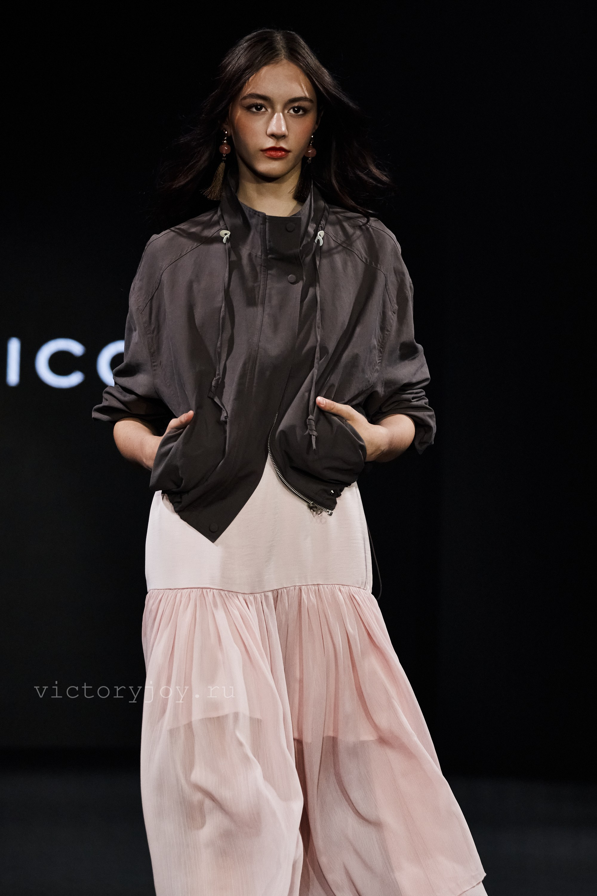 Sochi Fashion Week май 2026. Профессиональный фотограф в Сочи Виктория Джой. Обучение