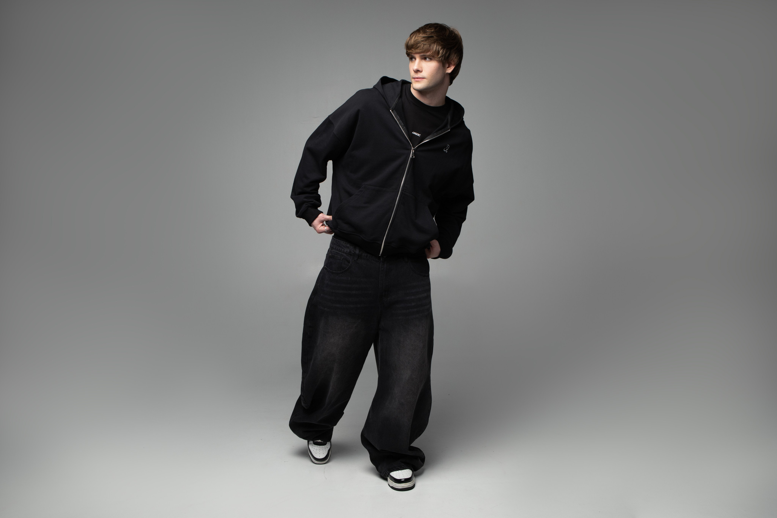 КАТАЛОГ | серый фон. RUNA production — стильные съемки для брендов