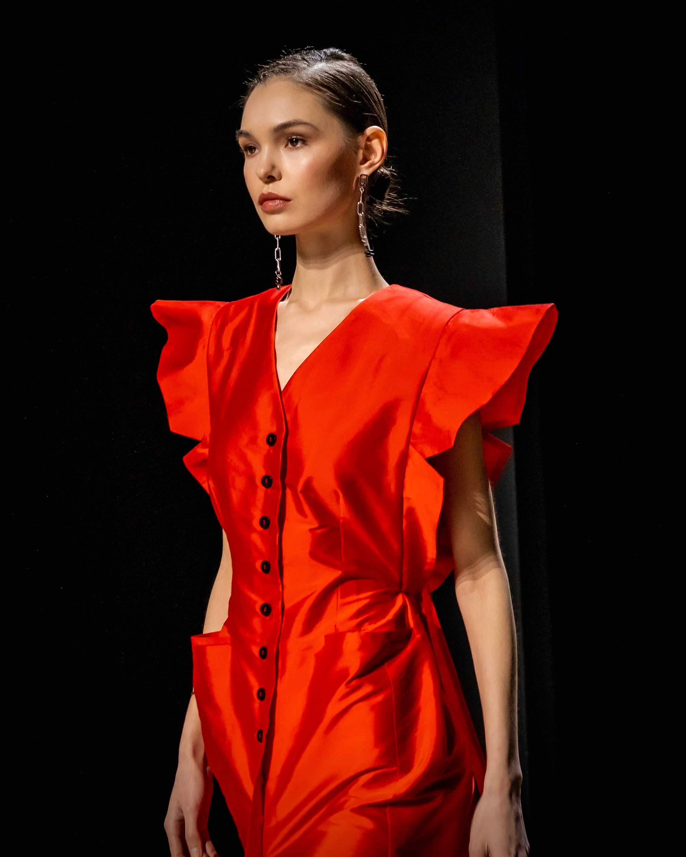 Показ коллекции Darya Kipriyanova (Красноярск) на Московской неделе моды 16 марта 2025. Фотосессии и репортаж — Фотограф в Москве — Рина Серёгина