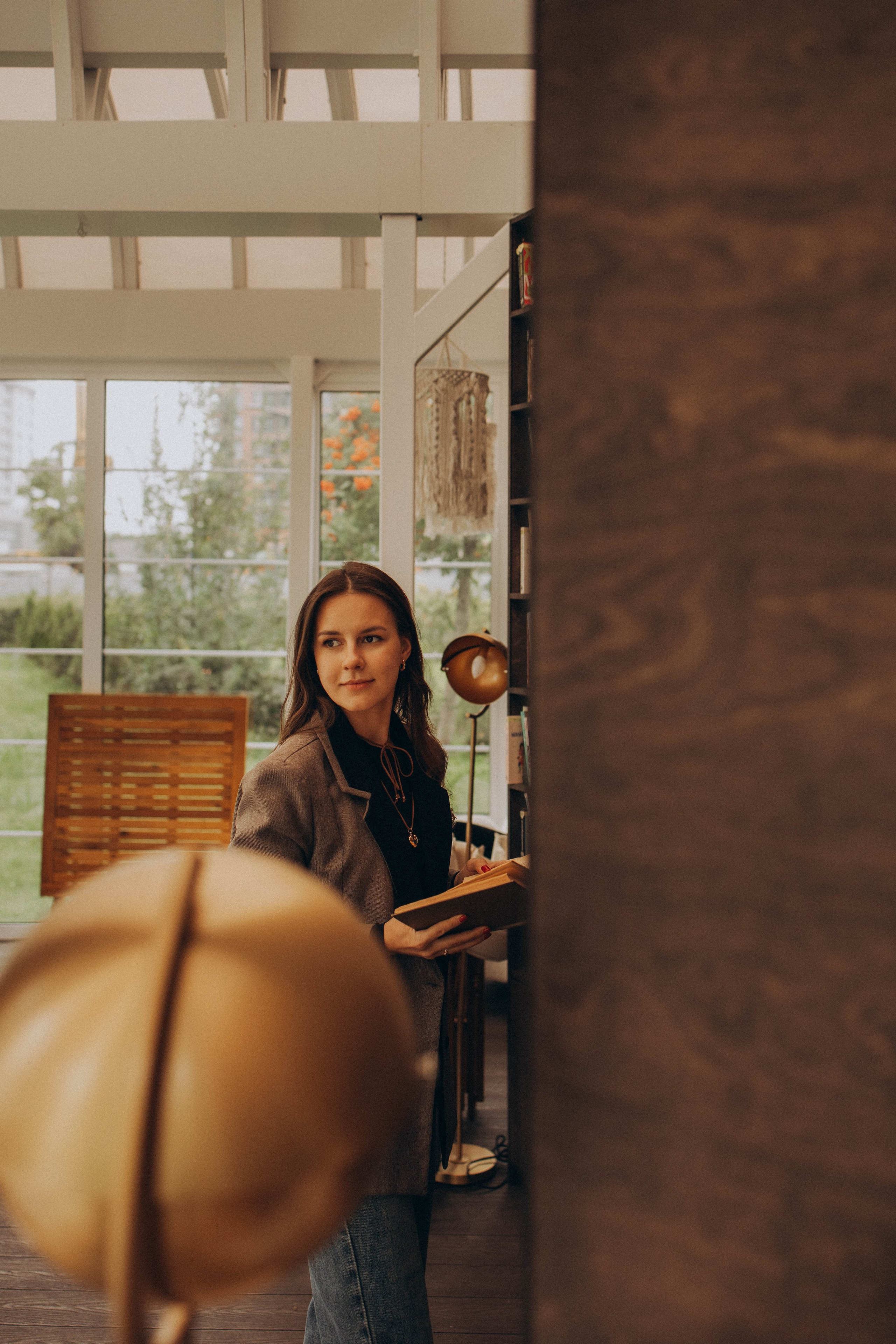 Ирина лесная библиотека. Фотограф lifestylе в Москве Пшеничная Анастасия