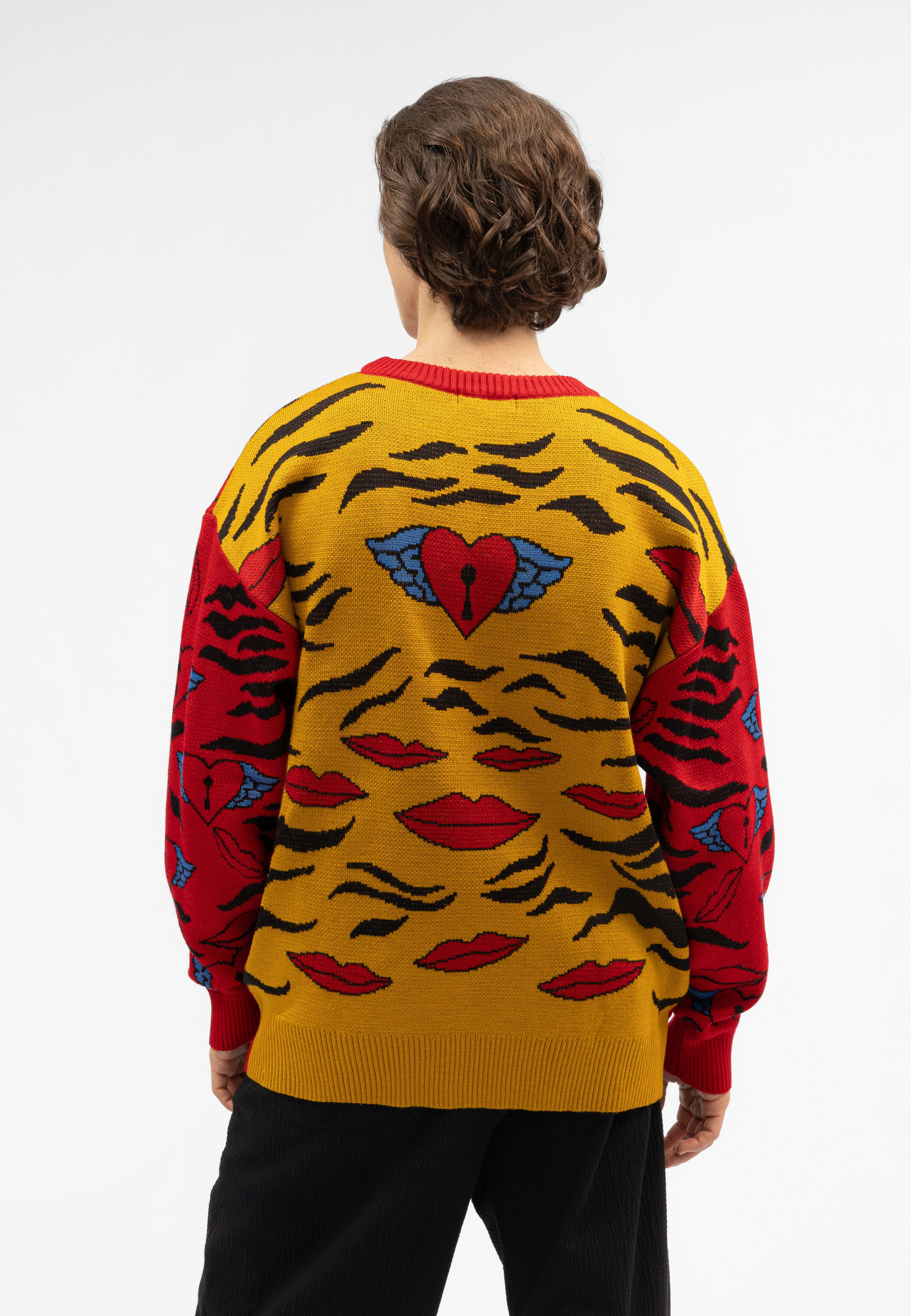 Кейс: Фотосъемка свитеров «Behind the scenes» для Lamoda в СПб