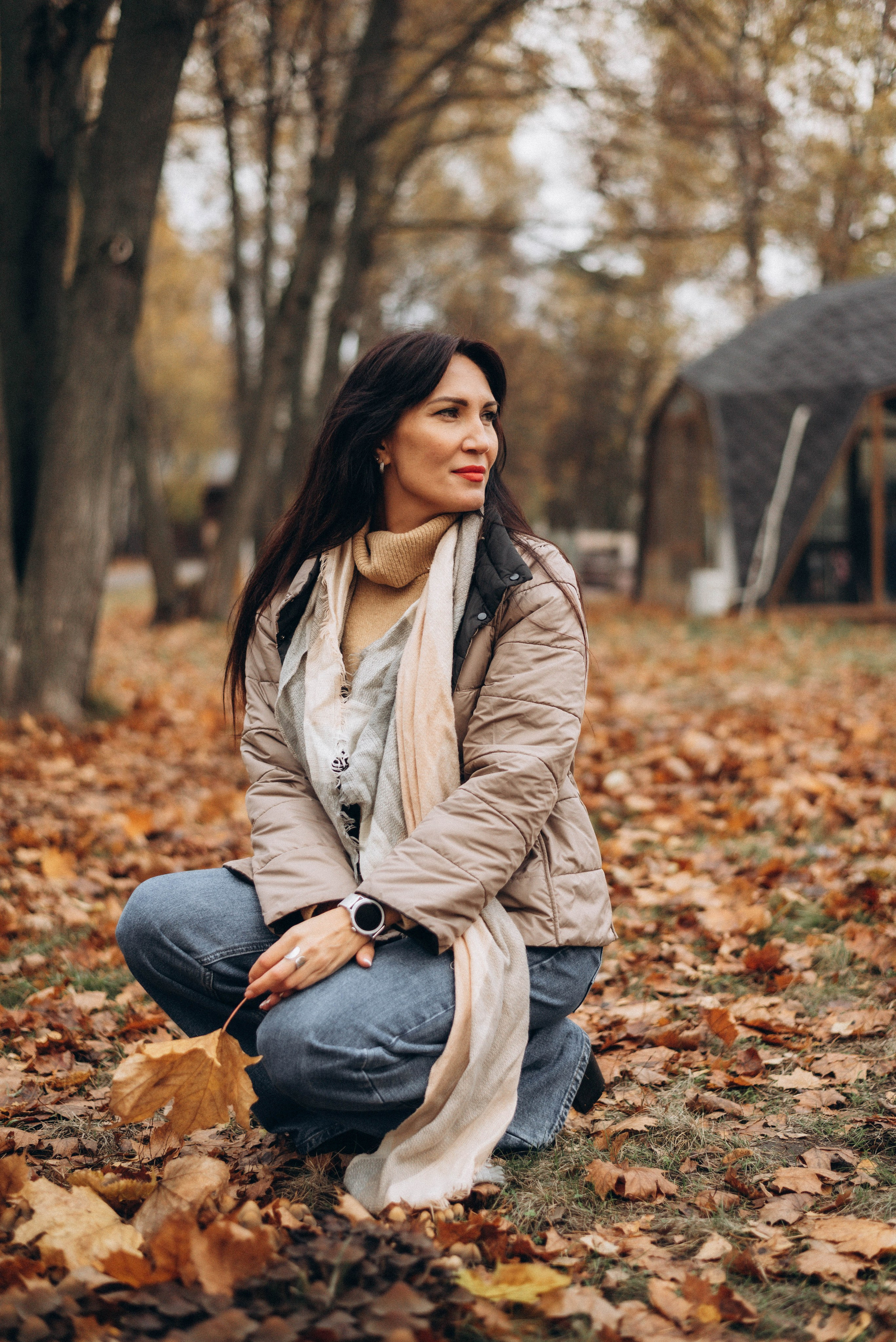 Прогулочная фотоссесия для девушки в парке. Семейный фотограф в Железнодорожном Масаева Елена