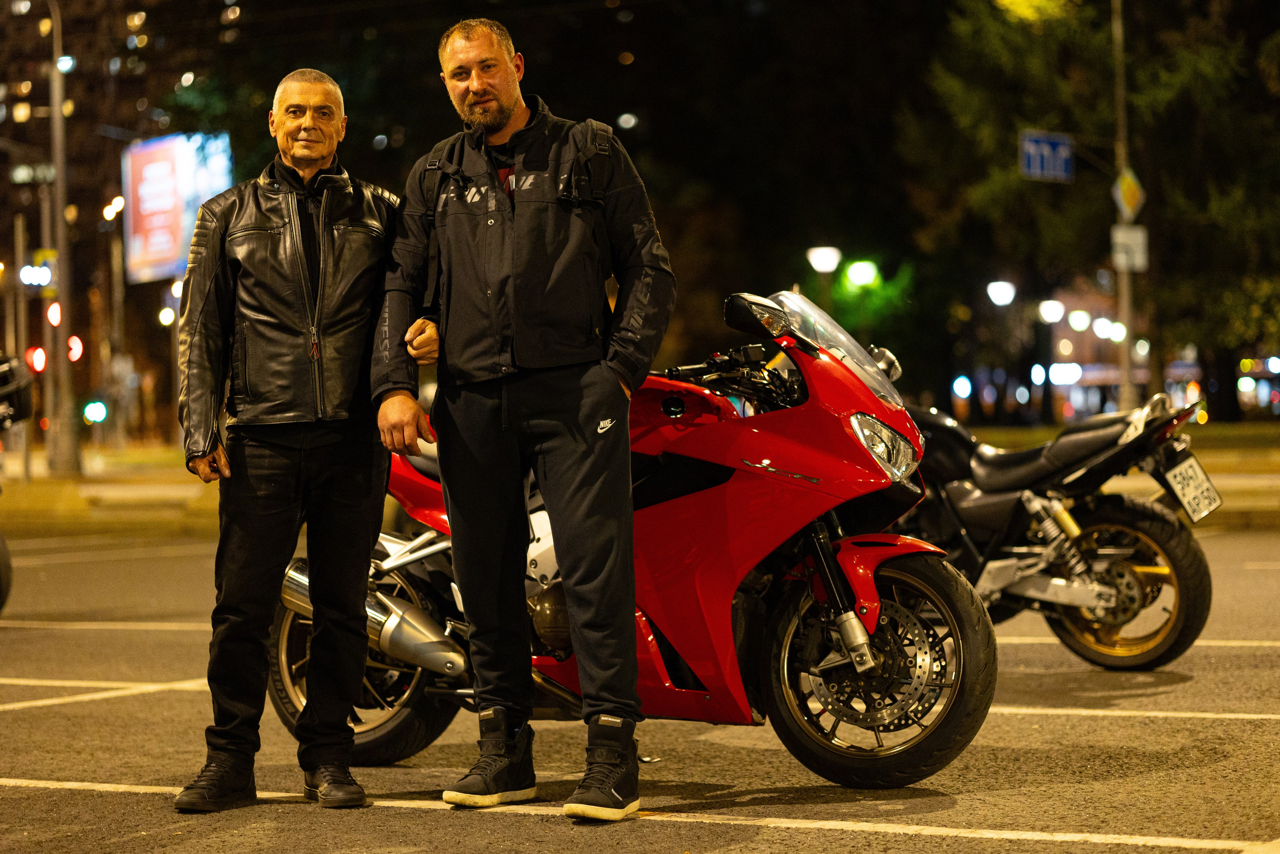 Мотоциклы на улицах города. Фотограф Ольга Гирусова «Пантерочка» Москва