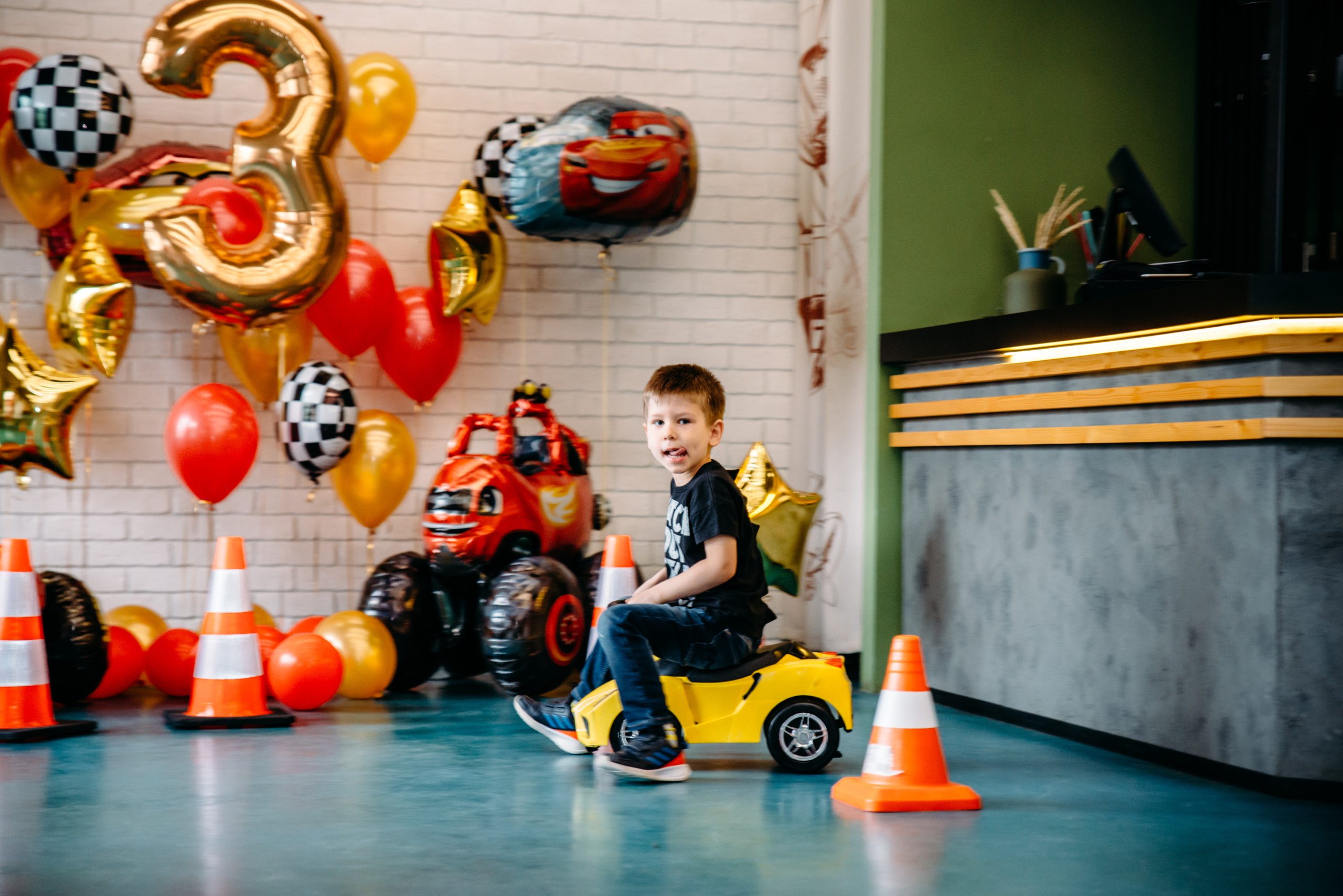 День рождения «Тачки». Семейный и детский фотограф в Санкт-Петербурге Маша Бичан