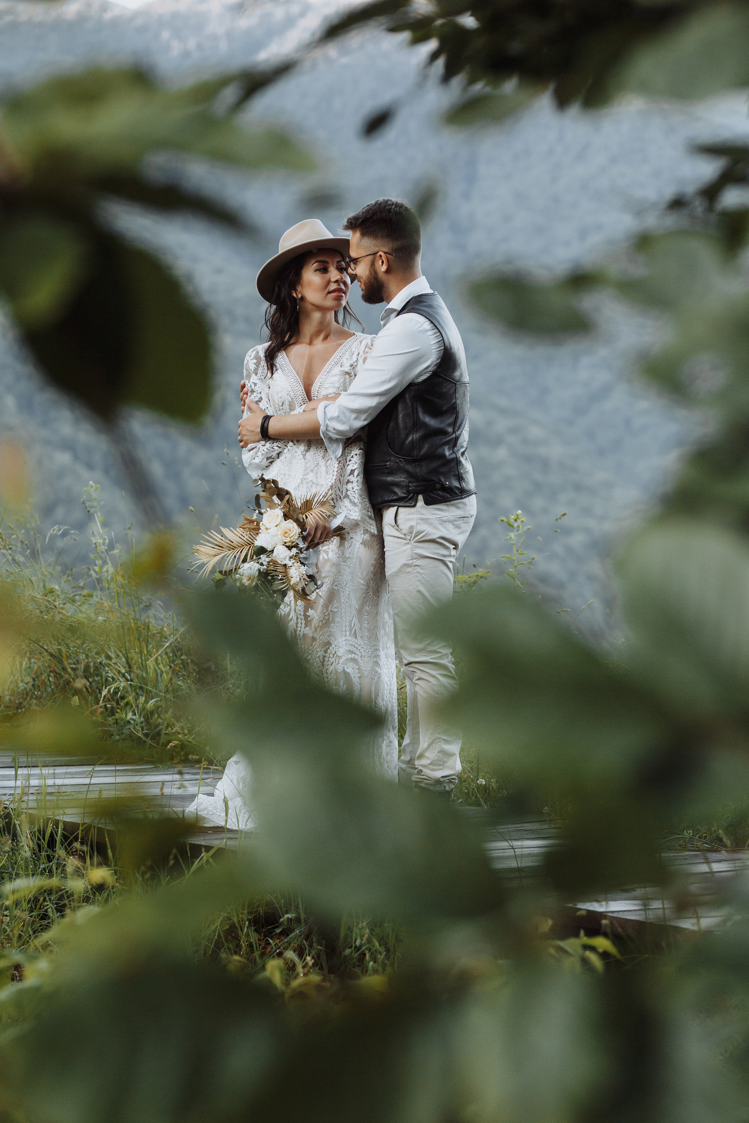 Ярослав и Тина. Прогулка в горах. Свадебный фотограф Сочи Елена Казакова