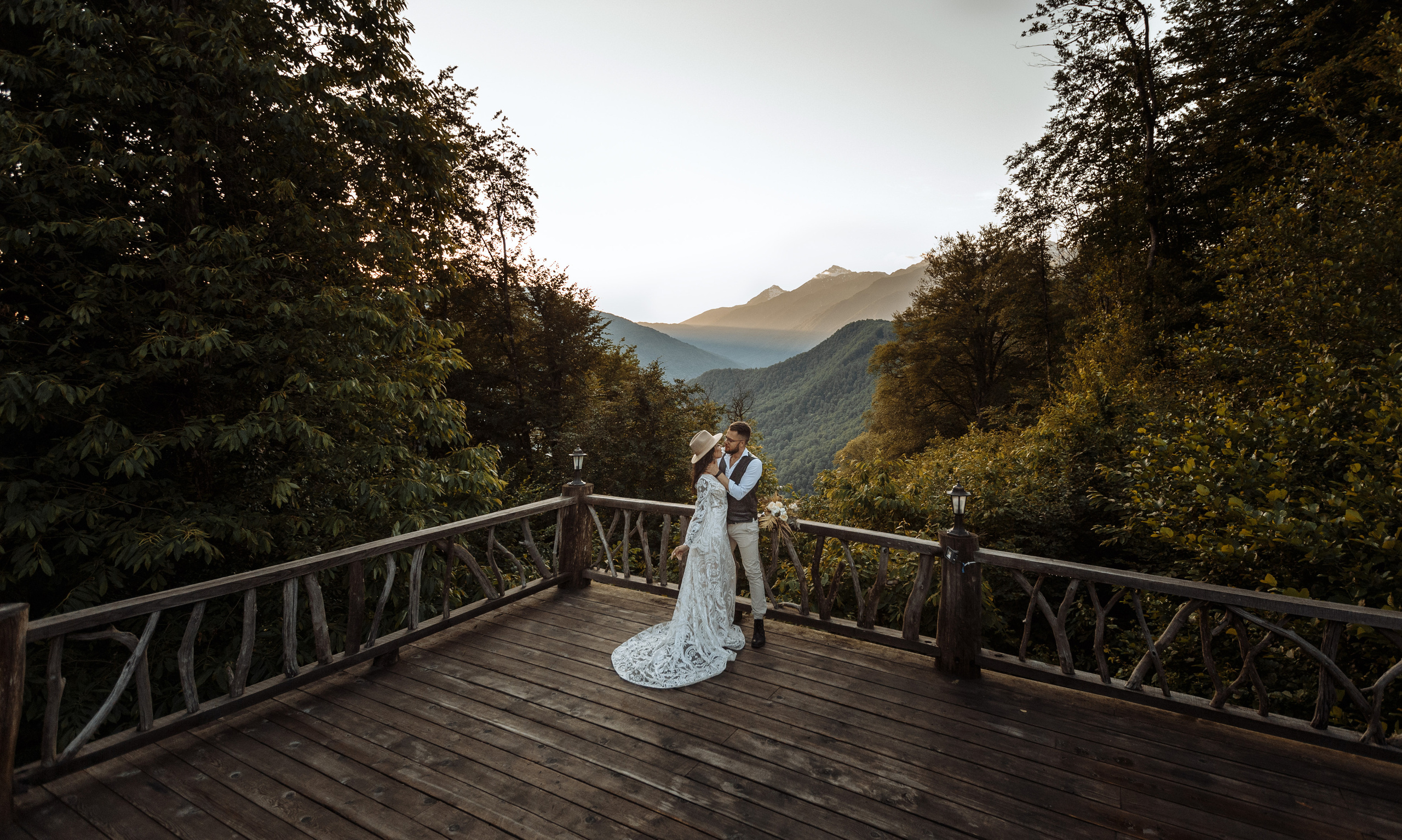 Ярослав и Тина. Прогулка в горах. Свадебный фотограф Сочи Елена Казакова