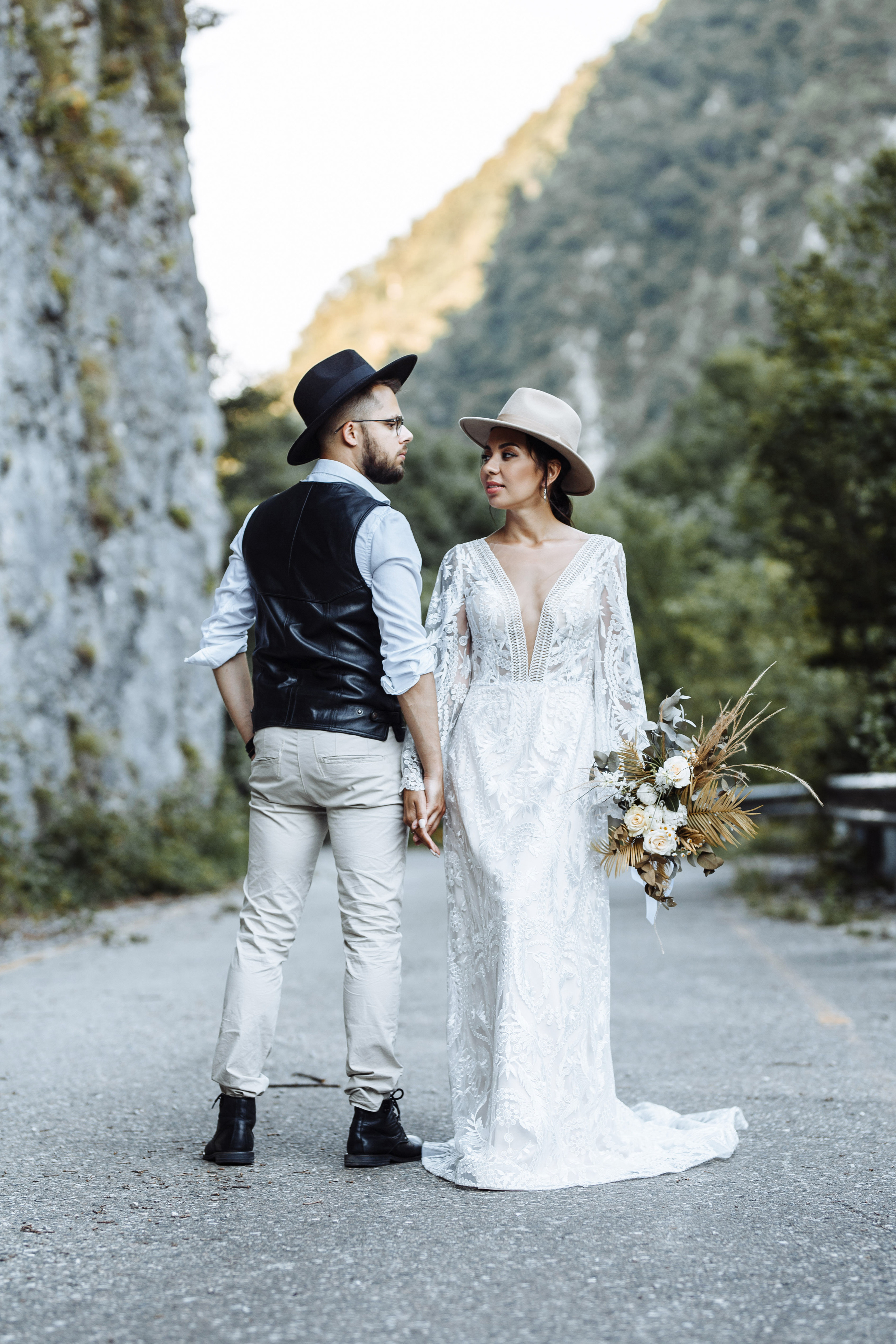 Ярослав и Тина. Прогулка в горах. Свадебный фотограф Сочи Елена Казакова