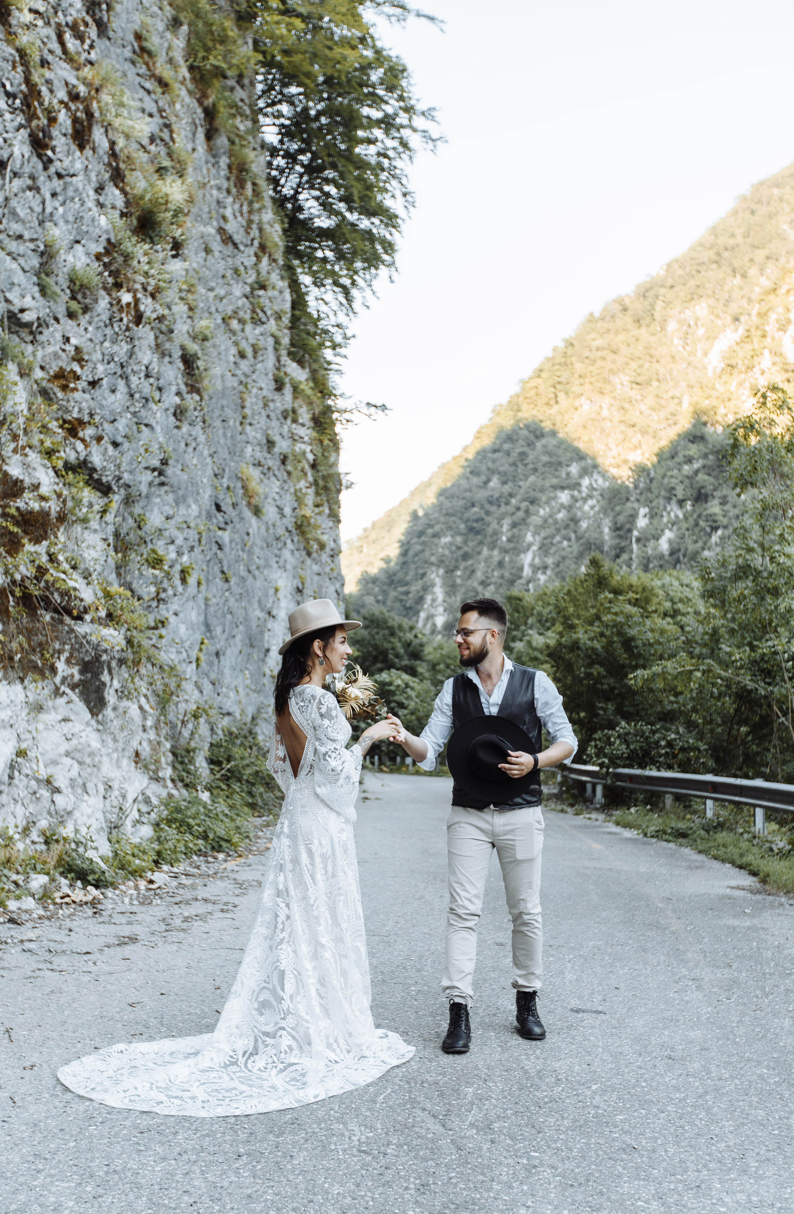 Ярослав и Тина. Прогулка в горах. Свадебный фотограф Сочи Елена Казакова