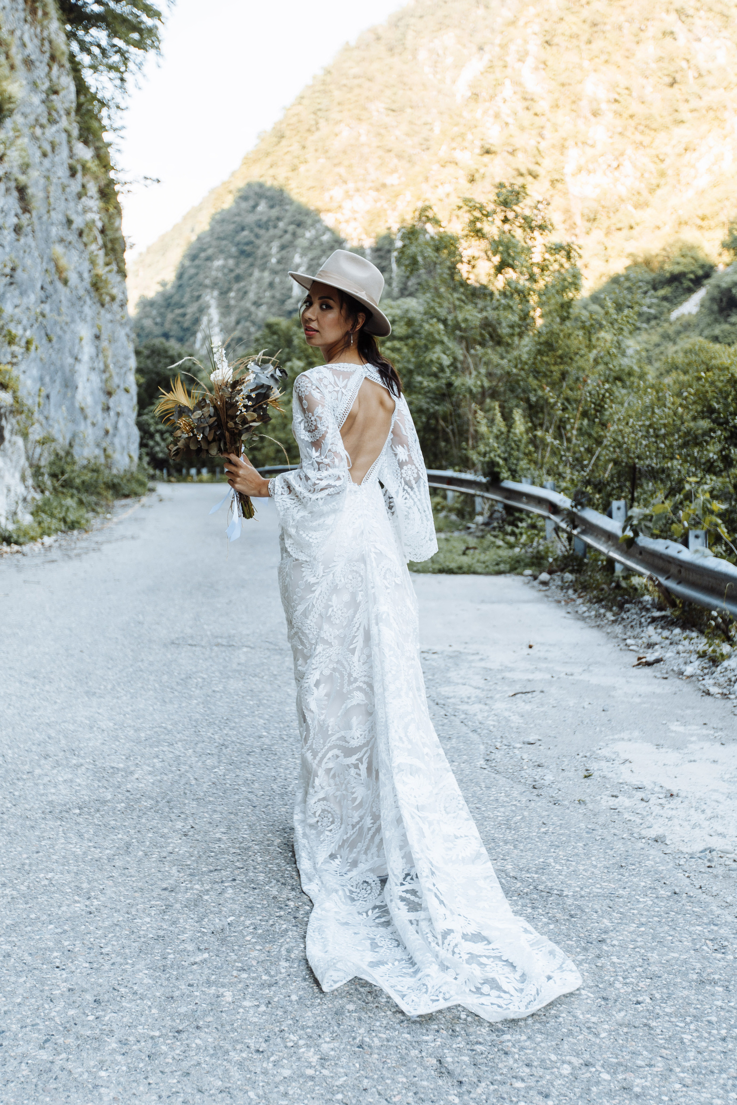 Ярослав и Тина. Прогулка в горах. Свадебный фотограф Сочи Елена Казакова