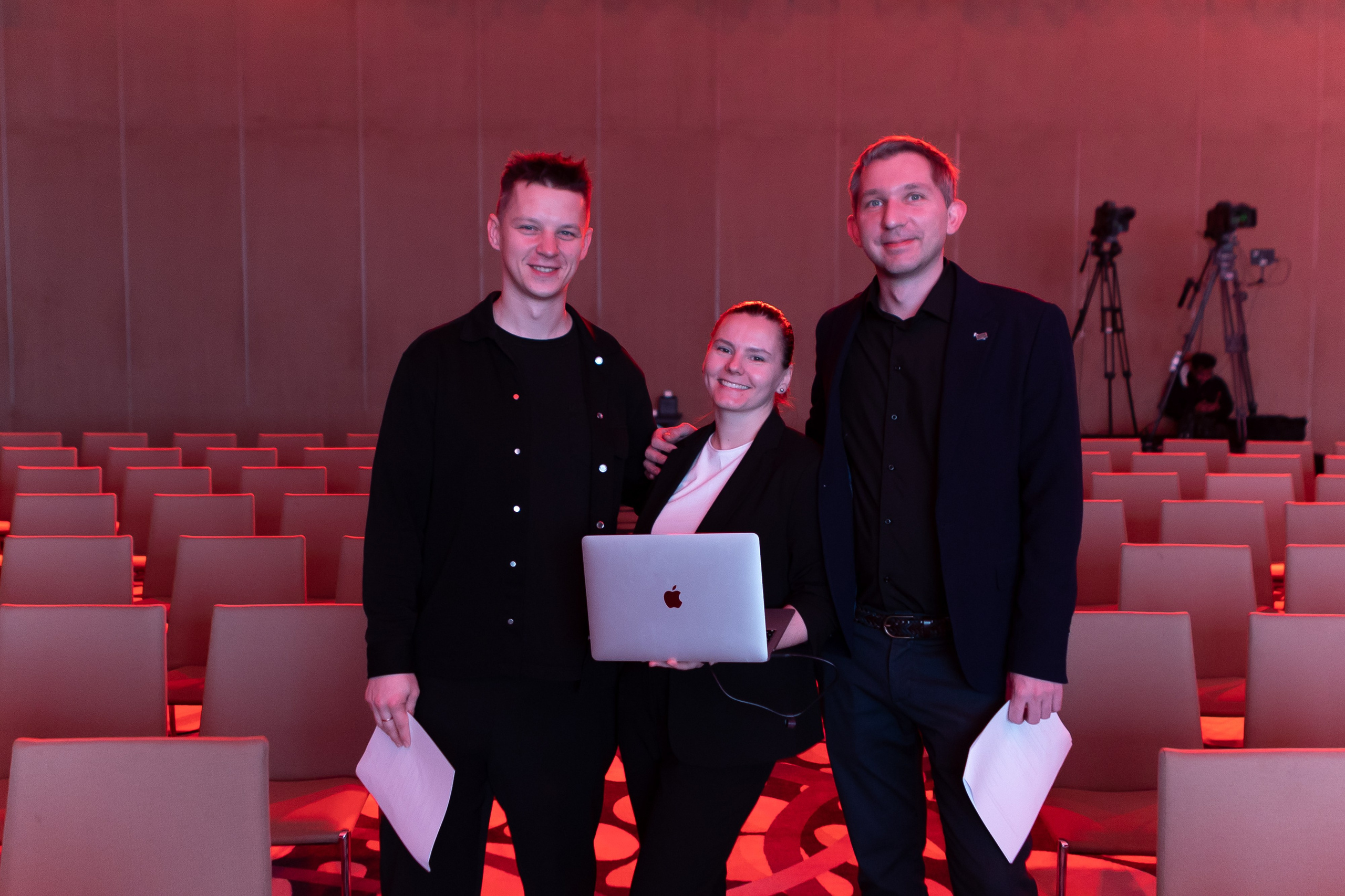 Abu-Dhabi | NA VOLNE Backstage. Фотограф Юлия Назарова