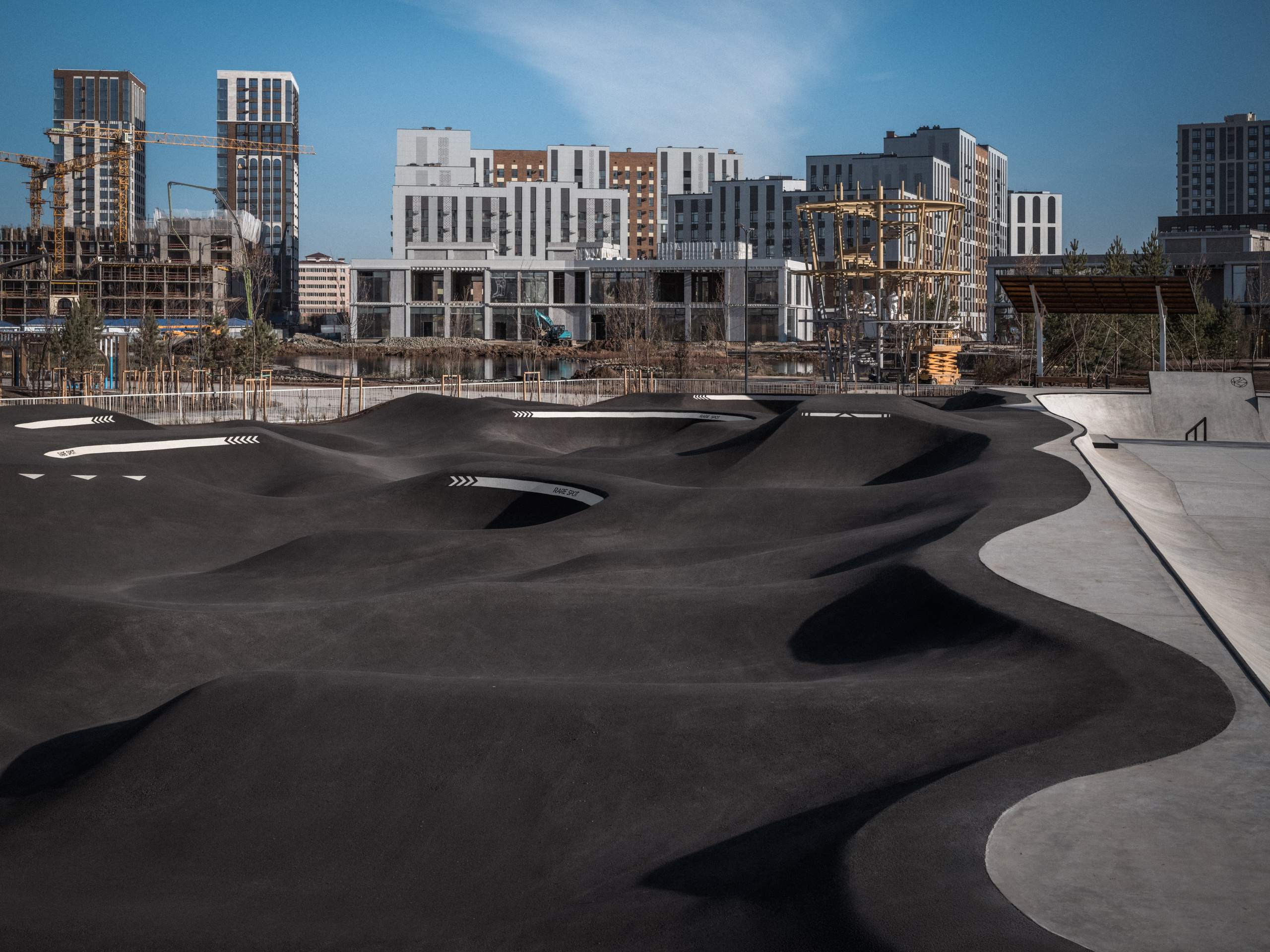 Архитектурная съёмка скейт-парка. Роман Якунин — интерьерный фотограф в Алматы