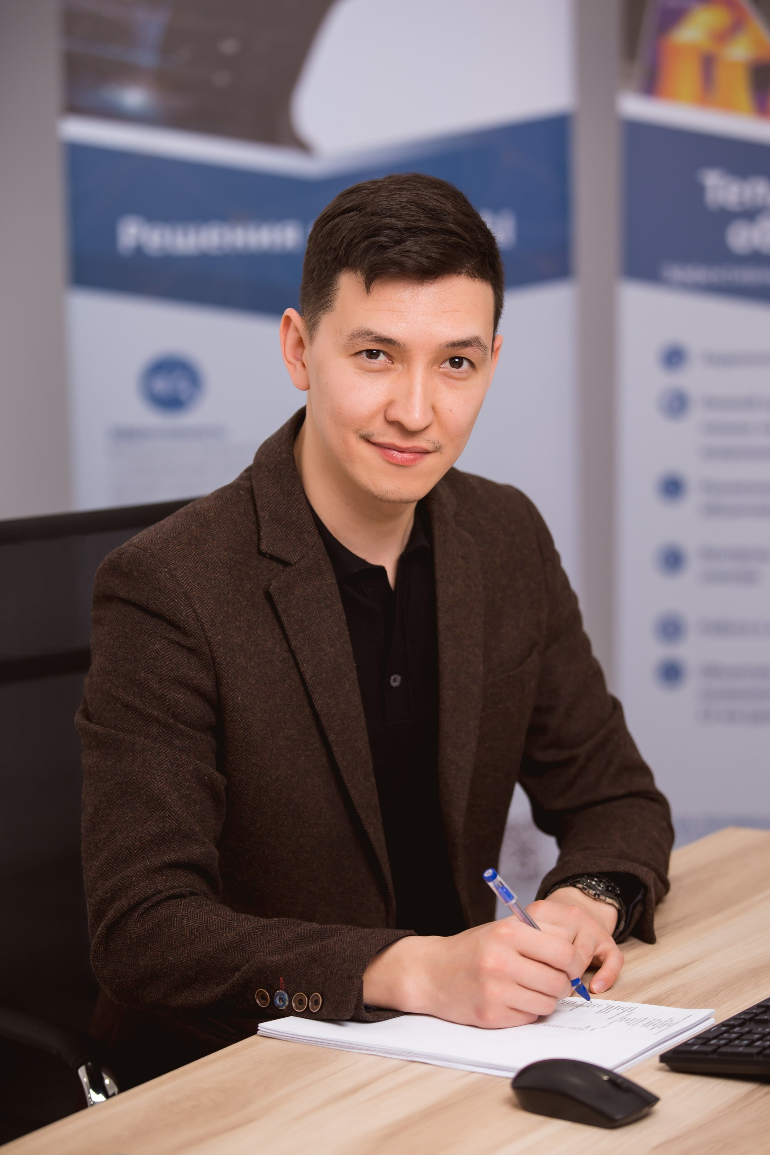 Бизнес портреты. Фотостудия в Атырау | Фотограф атырау, Видео, Дрон, съемка в атырау Контент для Бизнеса»