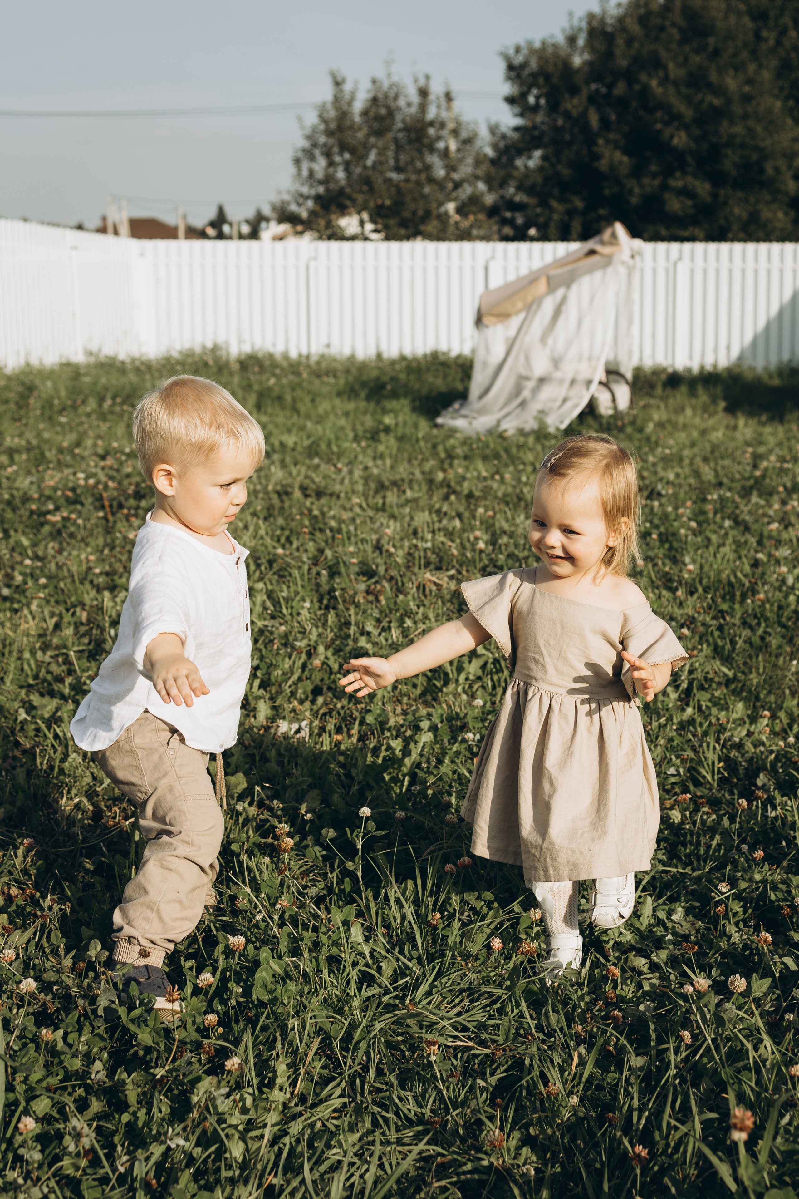 Оля и Мирослава Беседка. Семейный фотограф в Москве Виктория Ястребинская