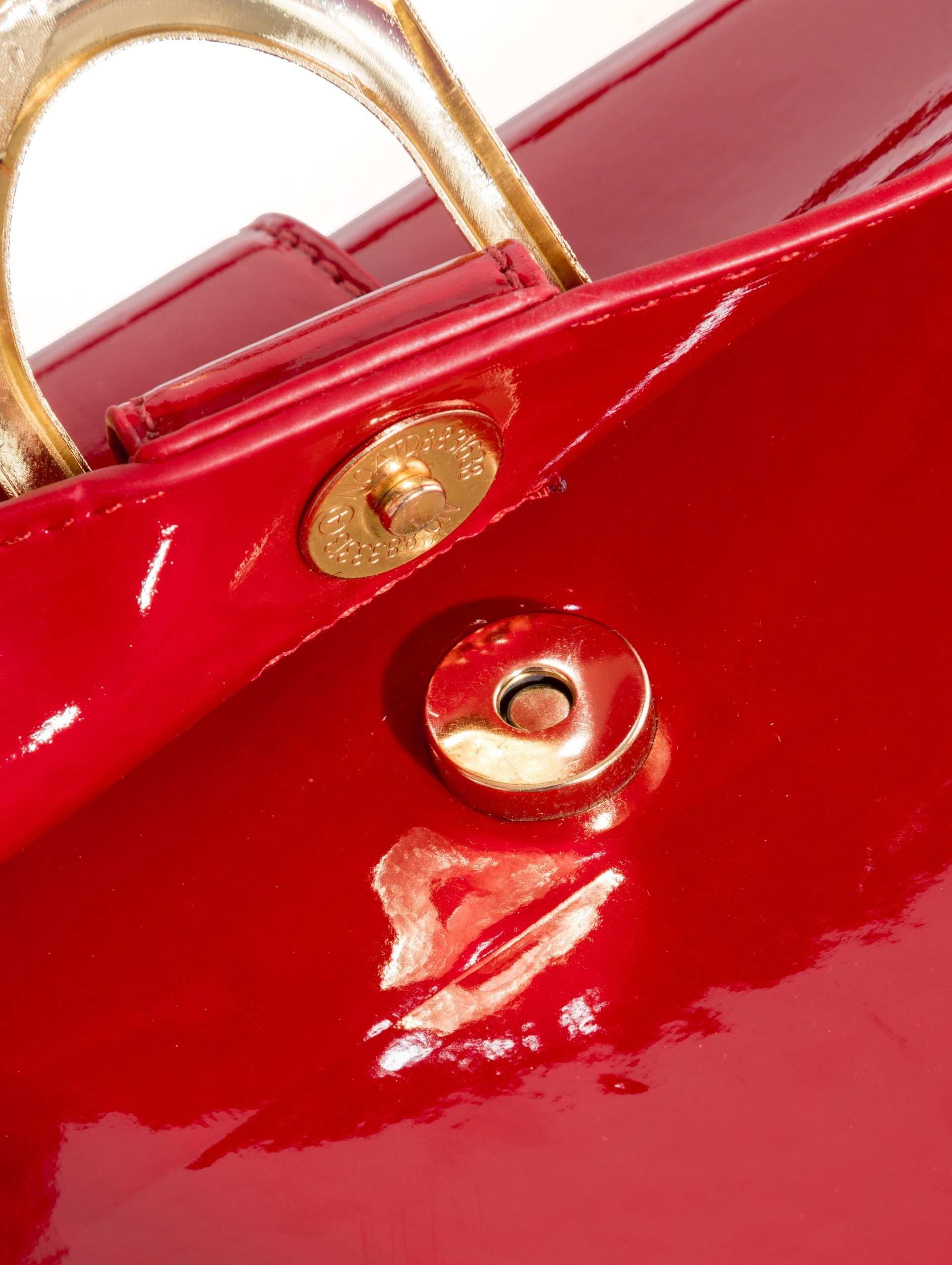 Предметная съёмка сумок и рюкзаков для каталогов, рекламы, сайтов и маркетплейсов. Студия коммерческой съемки ХВОЯ