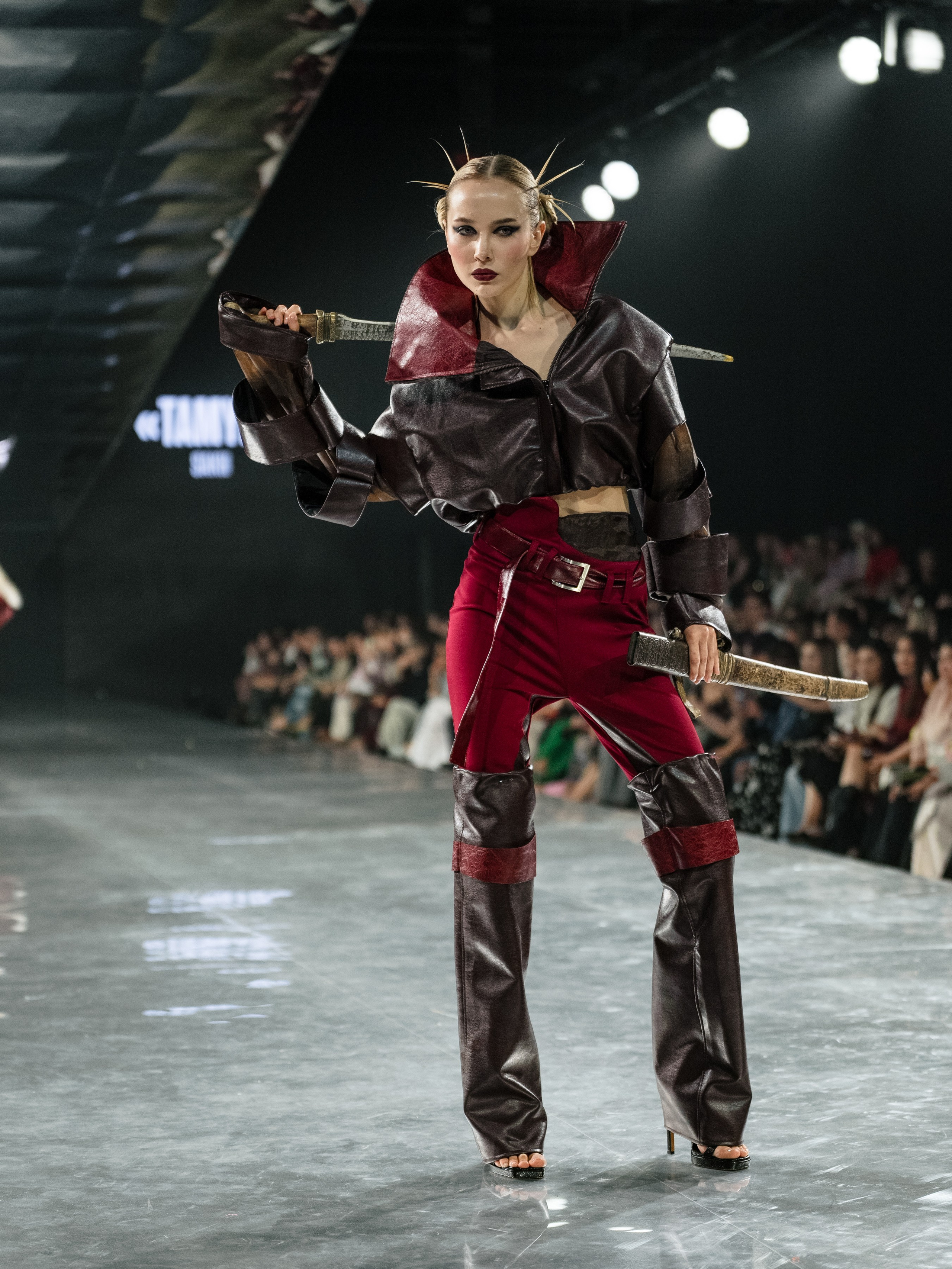 Visa Fashion Week SAKH. Сайт Алматинского НЮ АРТ, будуар и фэшн фотографа Дениса Карпенко
