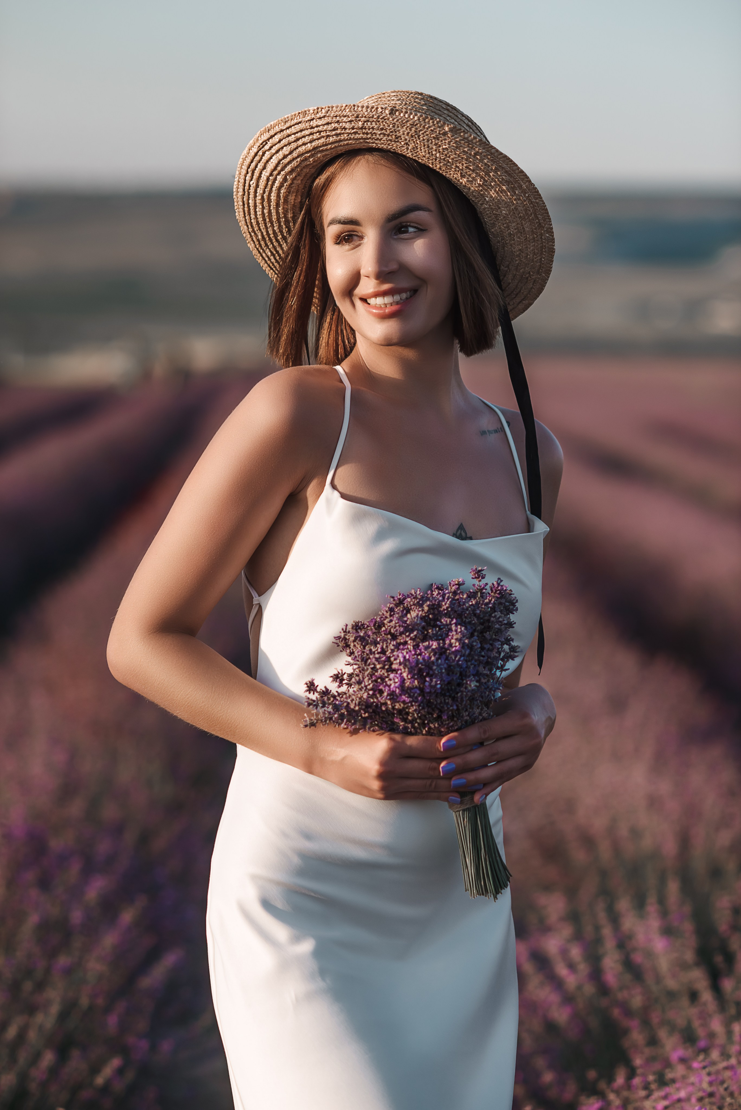 Фотосессия в лавандовом поле. Прогулочная фотосессия в Крыму. Фотограф в Симферополе Ольга Топоривская. Красивые места для фотосессий в Крыму.