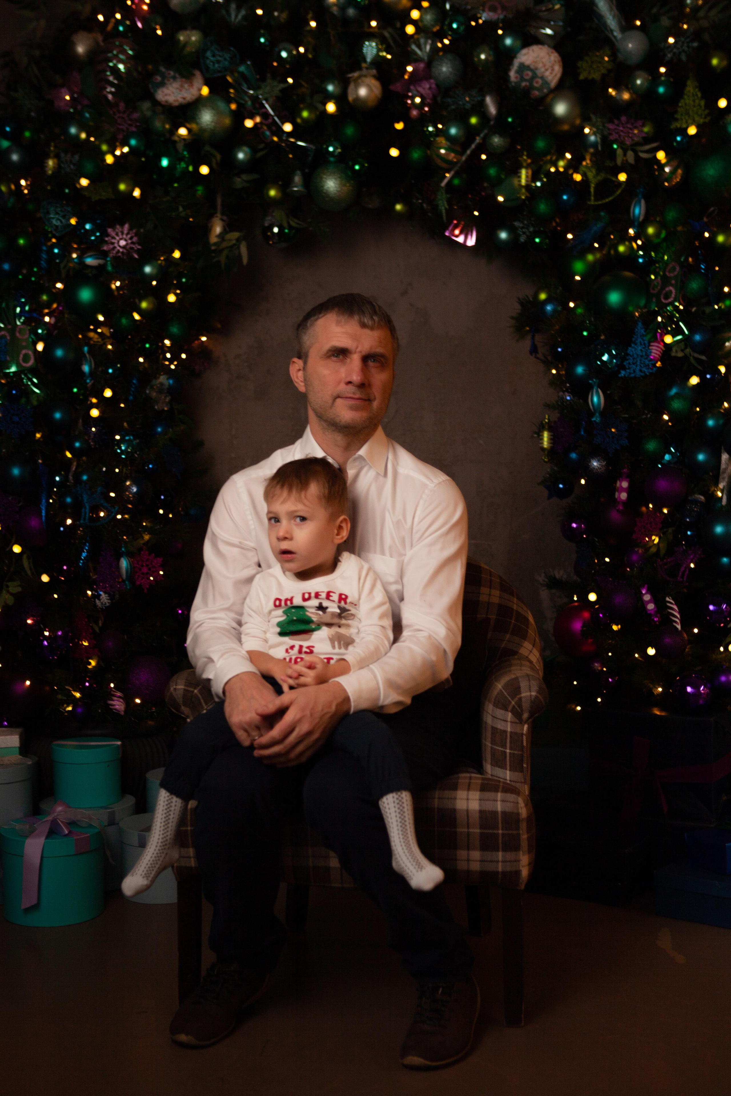 Оля с семьёй в студии. Фотосессия новорожденных в Москве фотограф Савина Анастасия