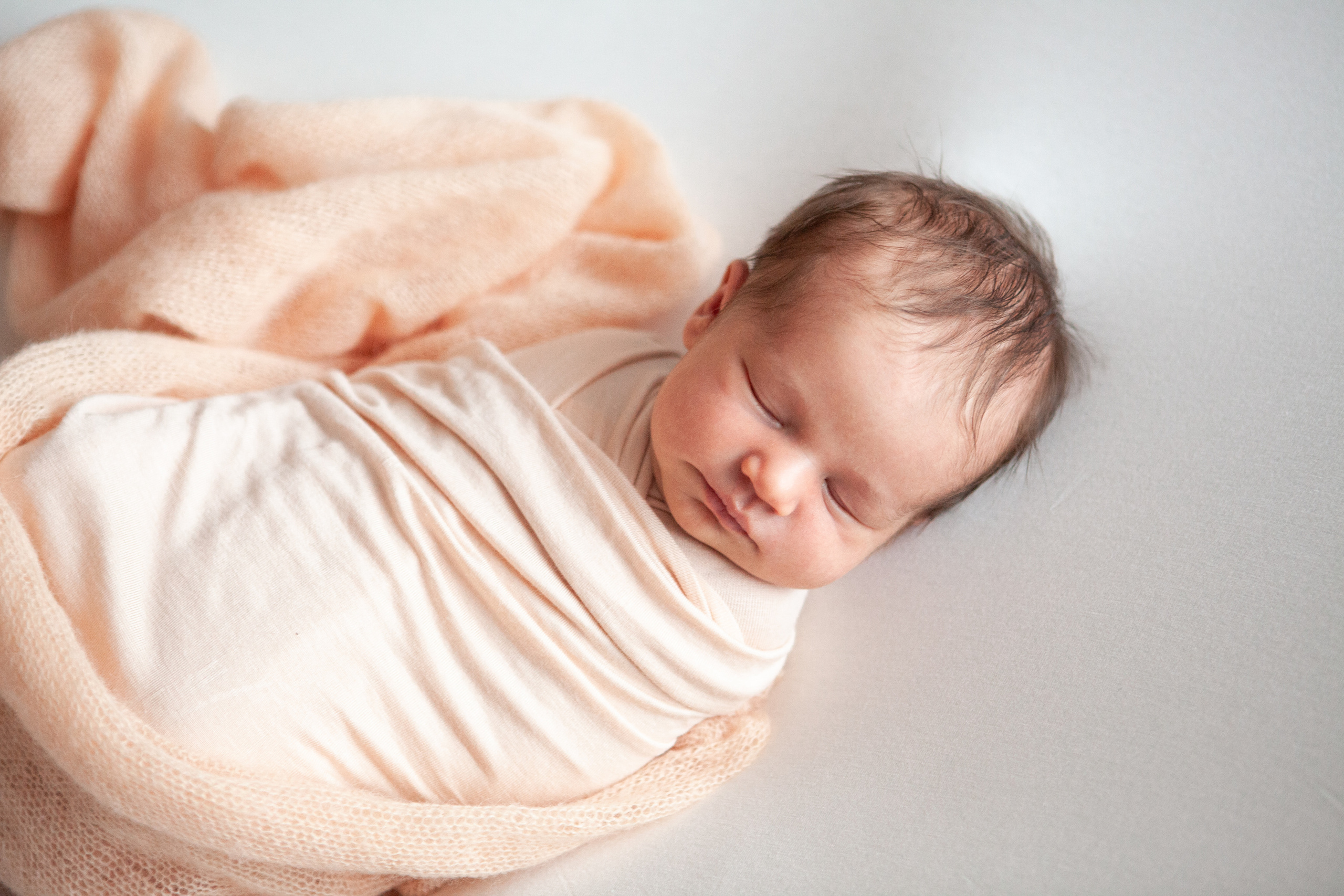 Анастасия и Мария. Фотосессия новорожденных в Москве фотограф Савина Анастасия