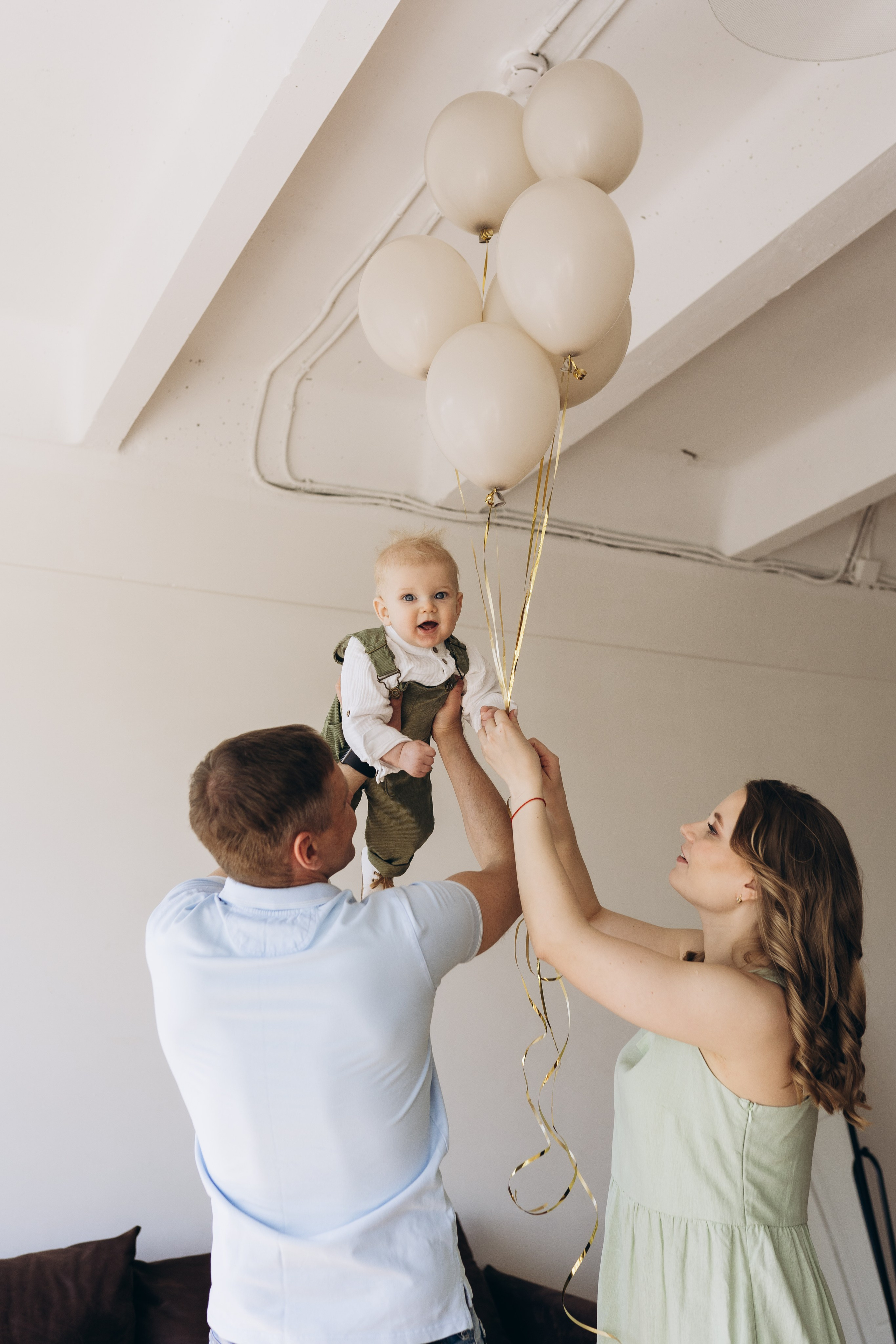 Семейная фотосессия в студии в Москве, семейный фотограф Анна Полушина. Свадебный фотограф в Москве Анна Полушина