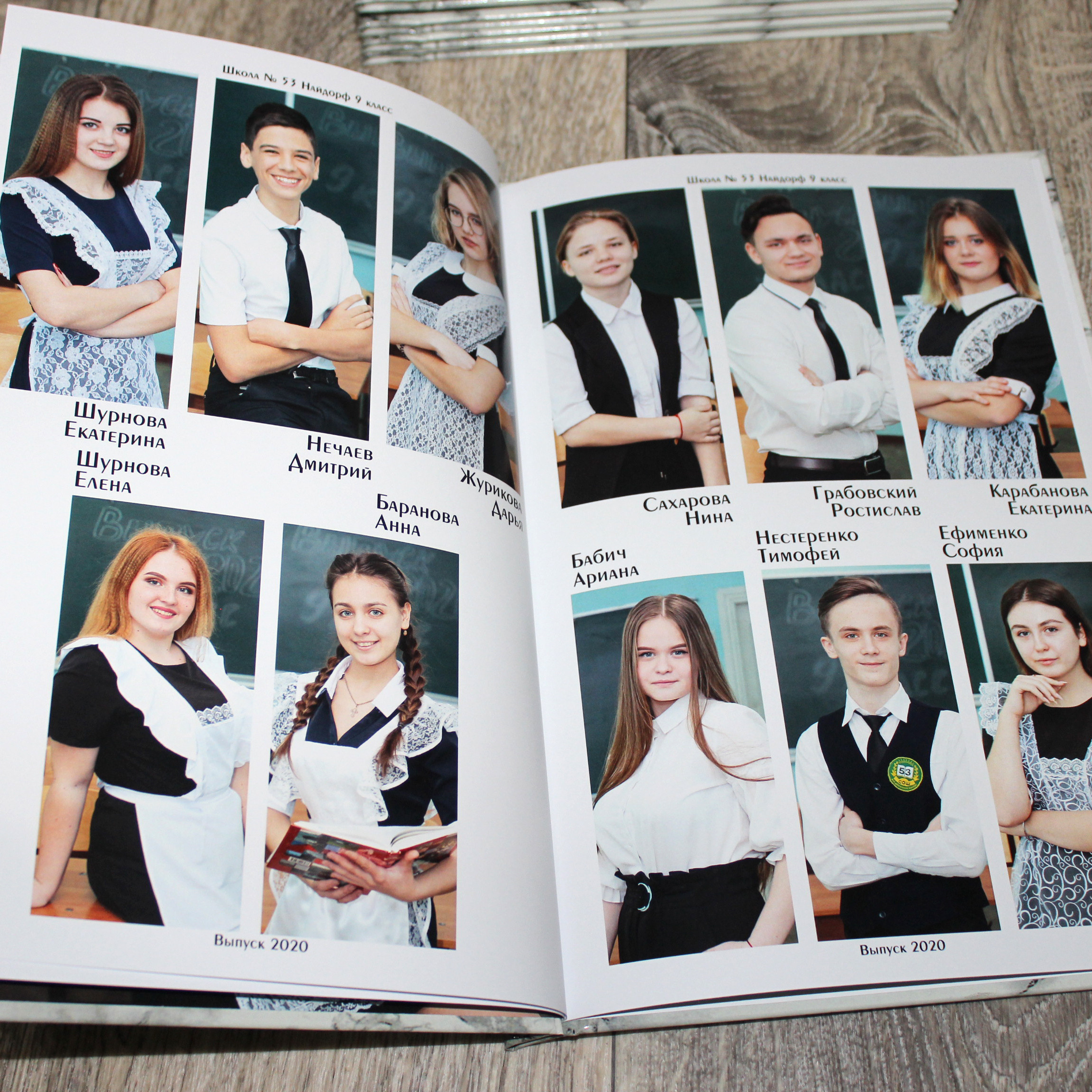 Варианты фотокниг для начальной и старшей школы. Детский школьный и семейный фотограф в Краснодаре