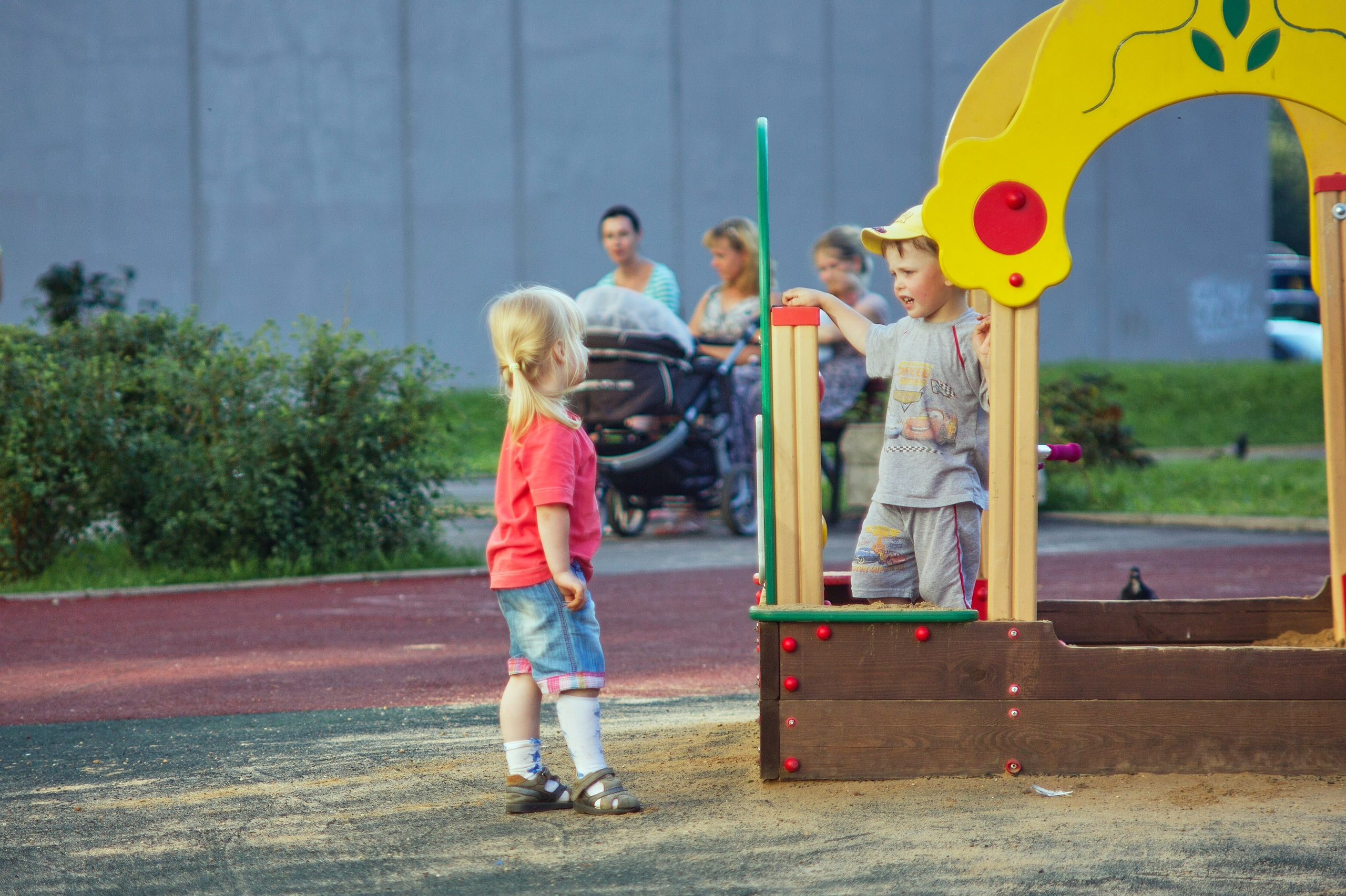 Детская фотография в помещении и на улице. Сайт фотографа Виталия Дени