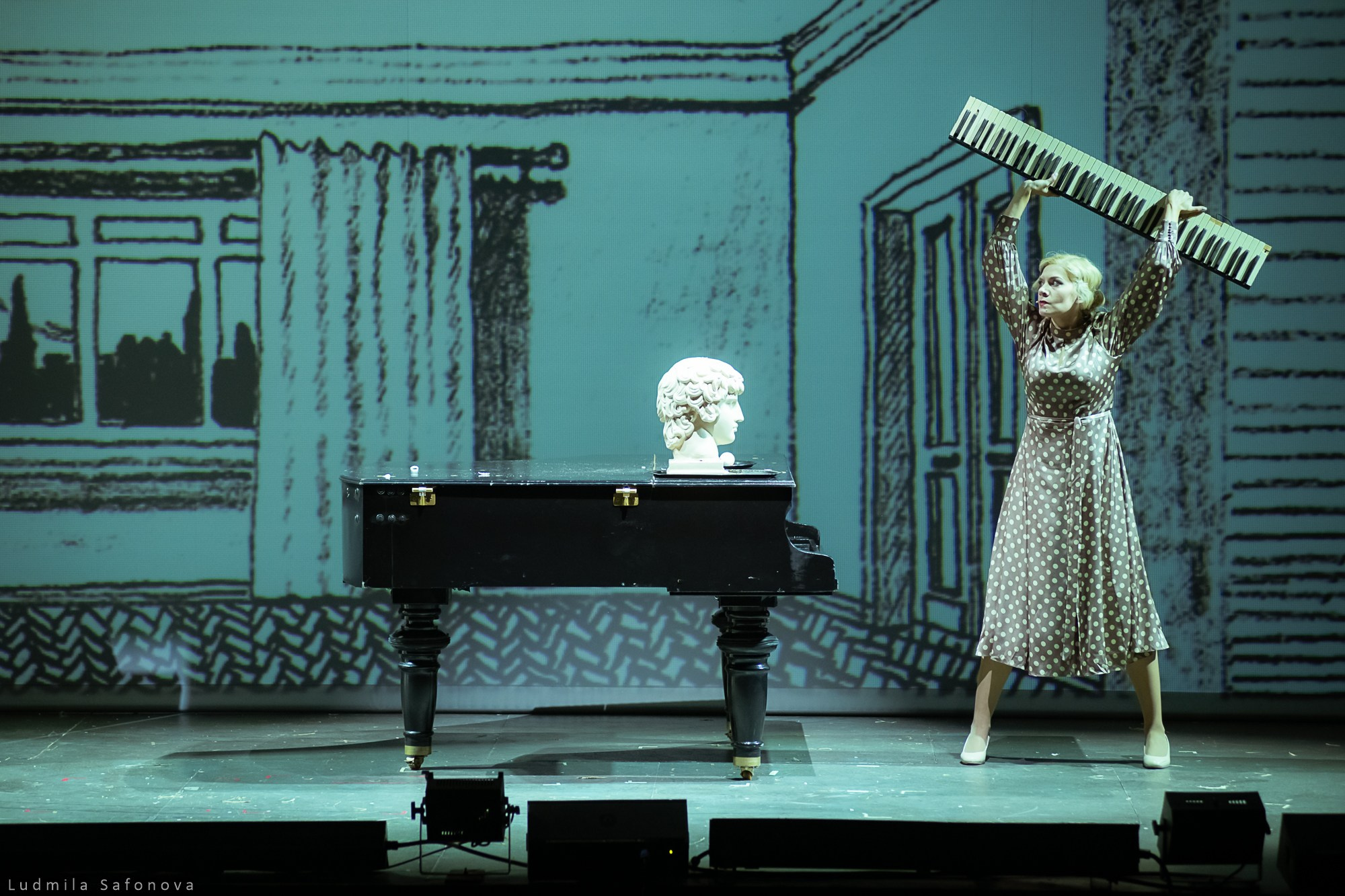 Весёлые ребята, театр на Таганке. Lucytheatre