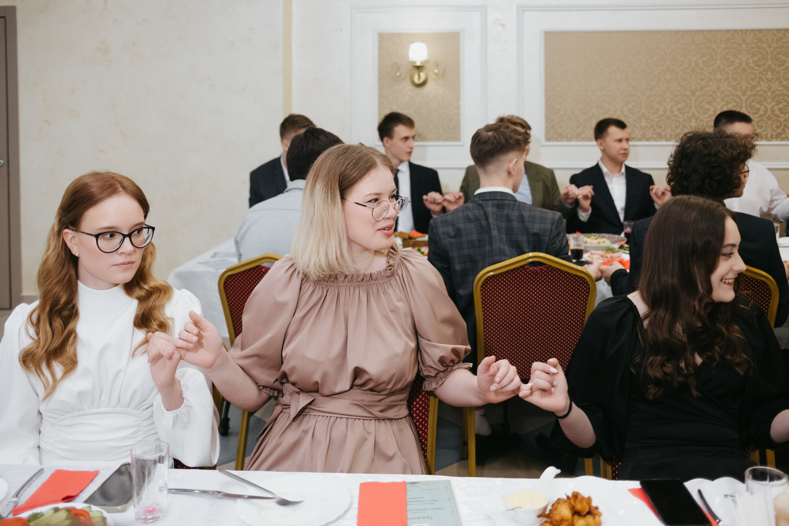 Выпускной 11 класс школы № 30. Свадебный и репортажной фотограф Денис Ожигин в Краснодаре и Краснодарском крае