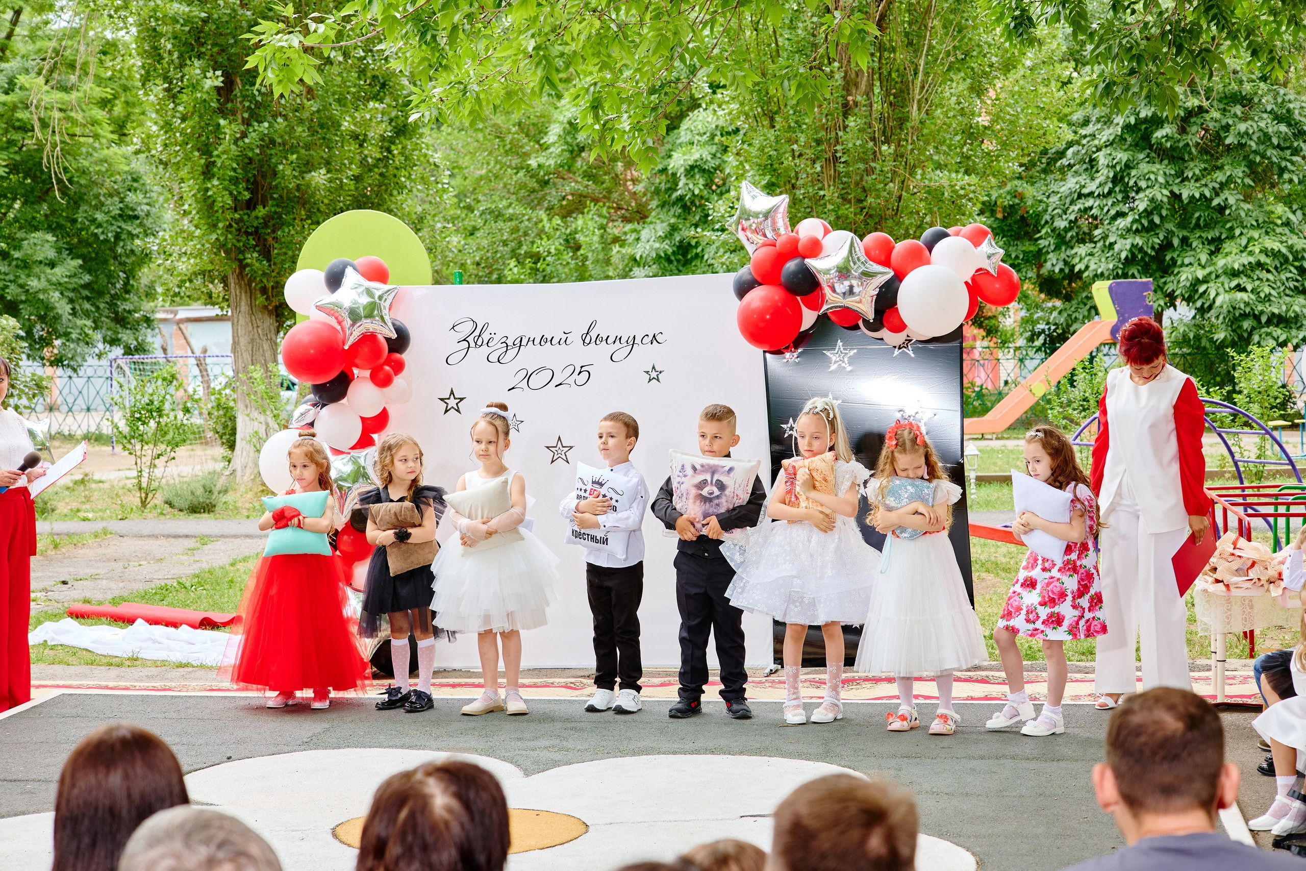 Выпускной 45 сад. Фотограф Выпускные альбомы Таганрог Сергей Коробченко