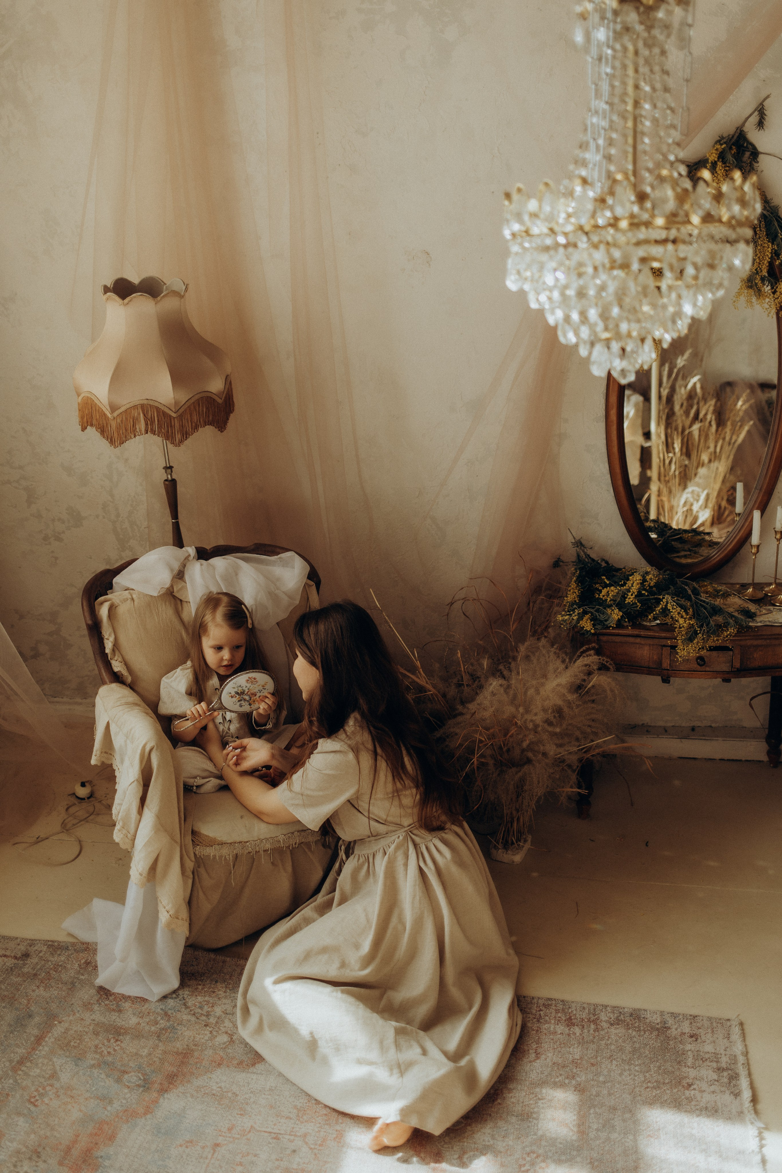 Материнство в студии FTH. Фотограф на первый годик, семейный и детский фотограф в Новосибирске