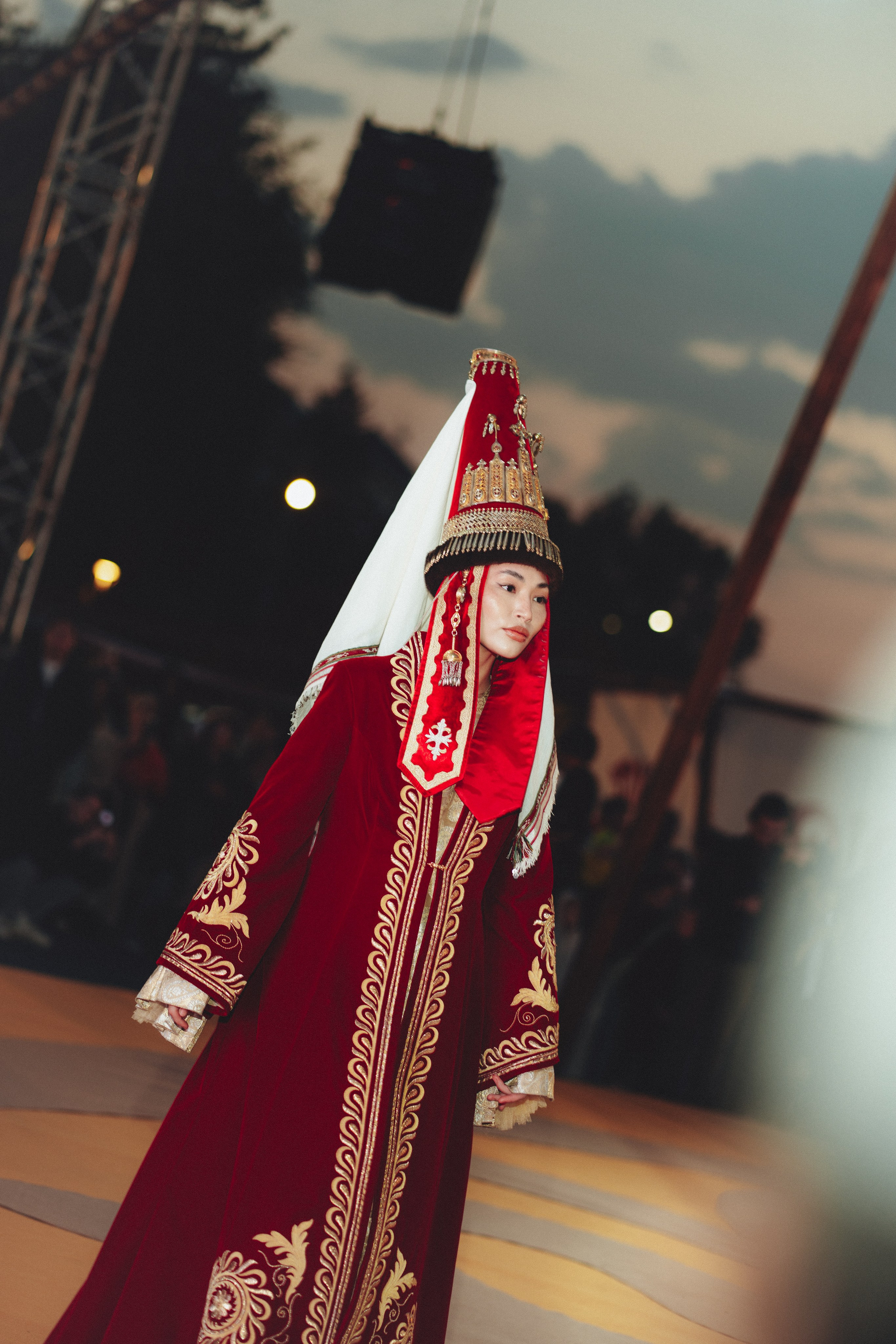 ETHNIC FASHION SHOWS / THE PODIUM