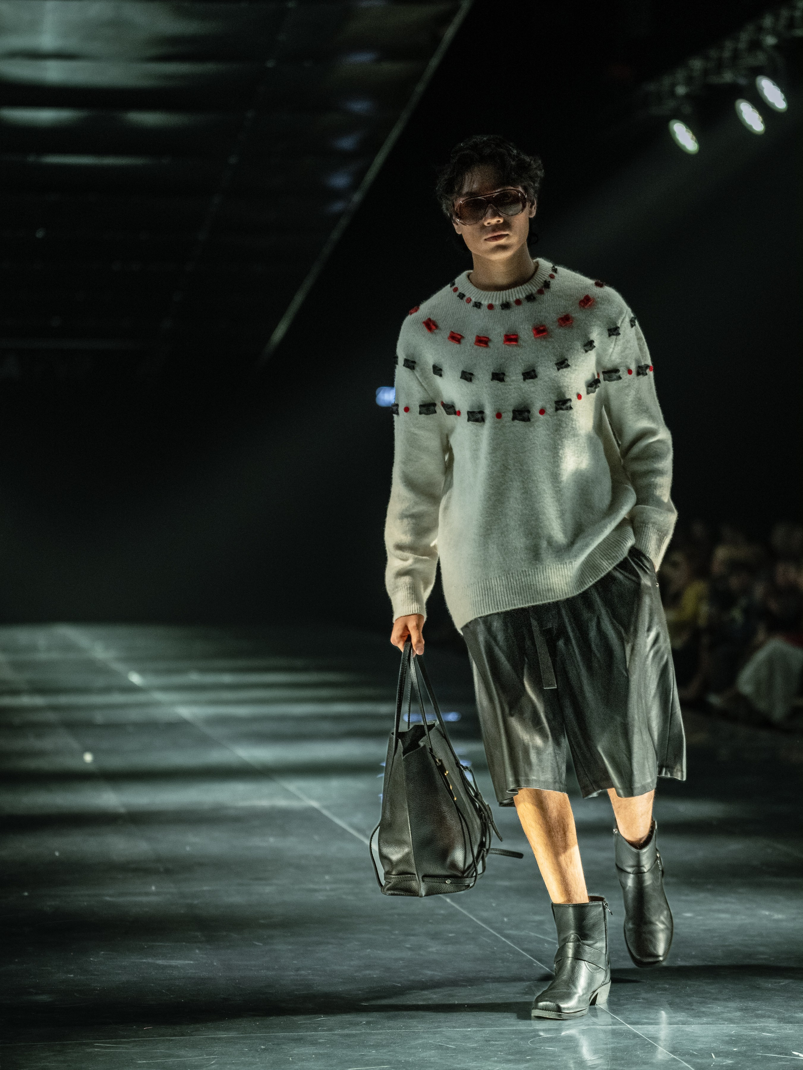 Visa Fashion Week Almaty Pre-Fall 2026 April Leonid Zherebtsov. Сайт Алматинского НЮ АРТ, будуар и фэшн фотографа Дениса Карпенко