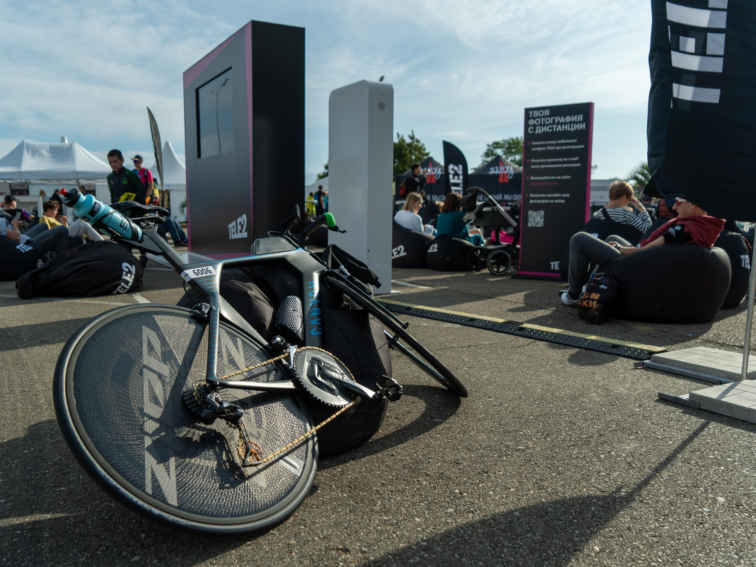 Фотоотчет партнерской интеграции для компании TELE2 на фестивале Ironstar. Репортажный фотограф в Красной Поляне и Сочи Павлюченко Екатерина