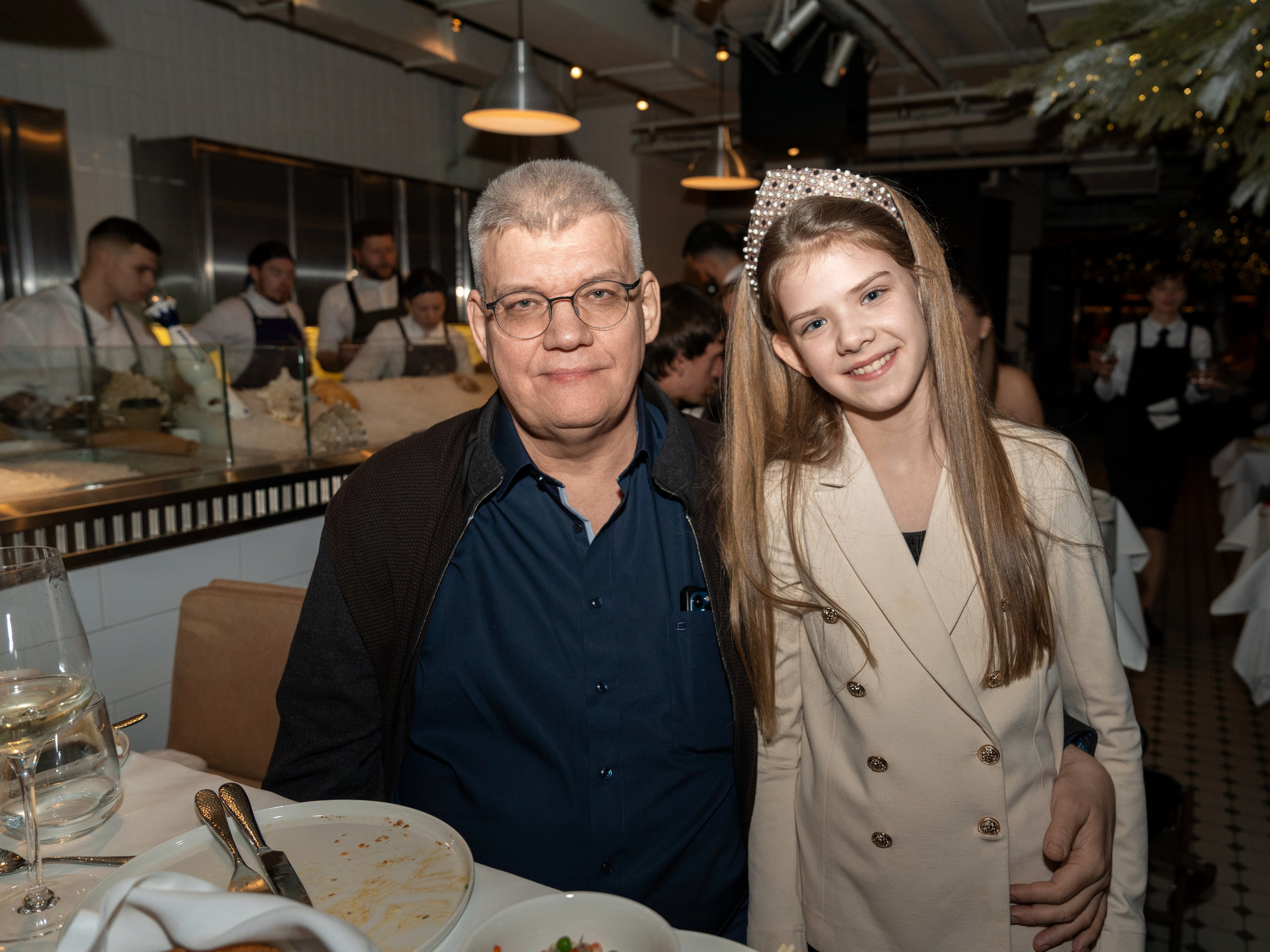 Новый год 2025 в ресторане Сахалин. Репортажный фотограф в Красной Поляне и Сочи Павлюченко Екатерина