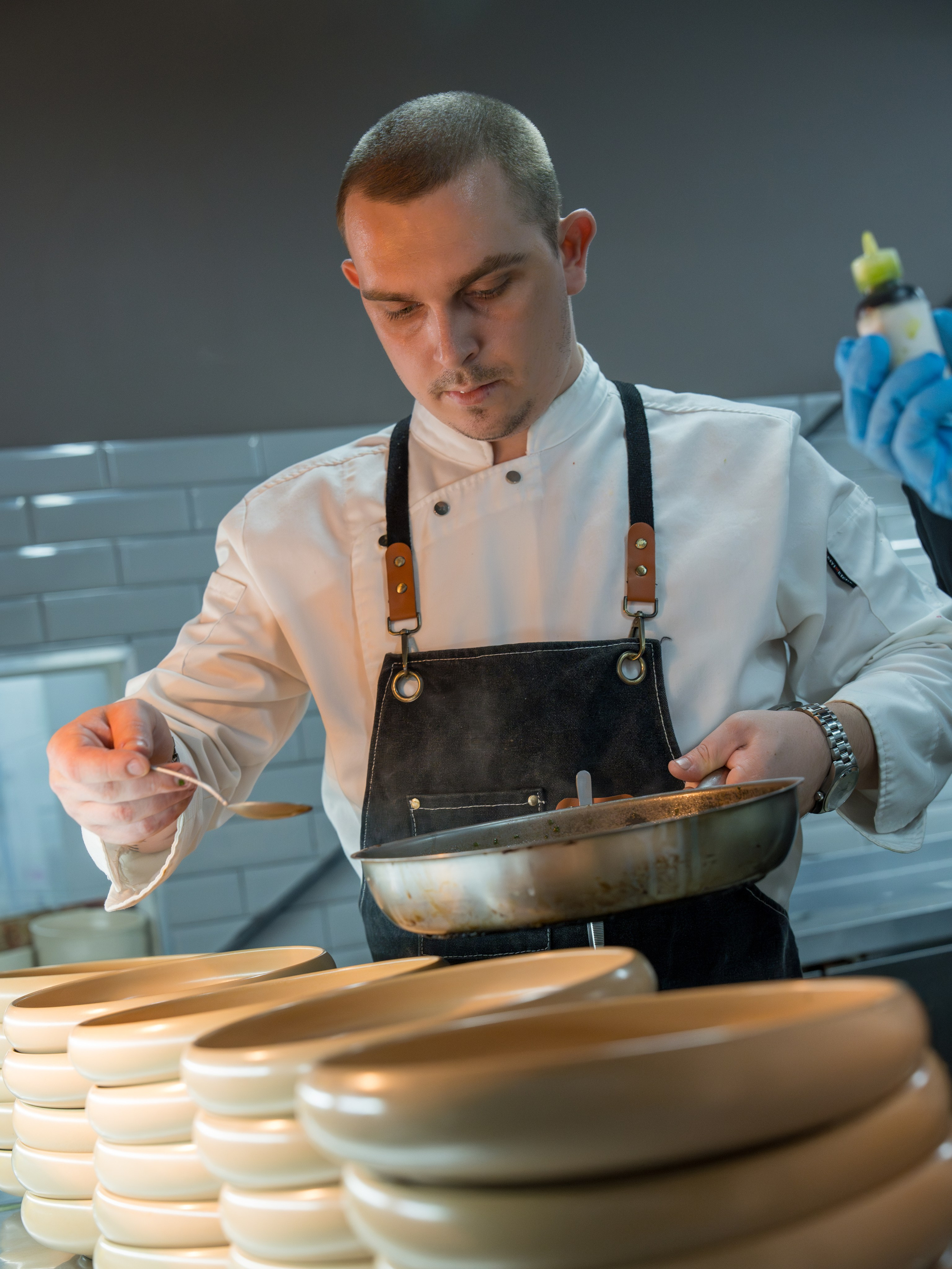 Гастрономический ужин «Лесная Италия» с Мирко Дзаго в ресторане RiverSide. Репортажный фотограф в Красной Поляне и Сочи Павлюченко Екатерина