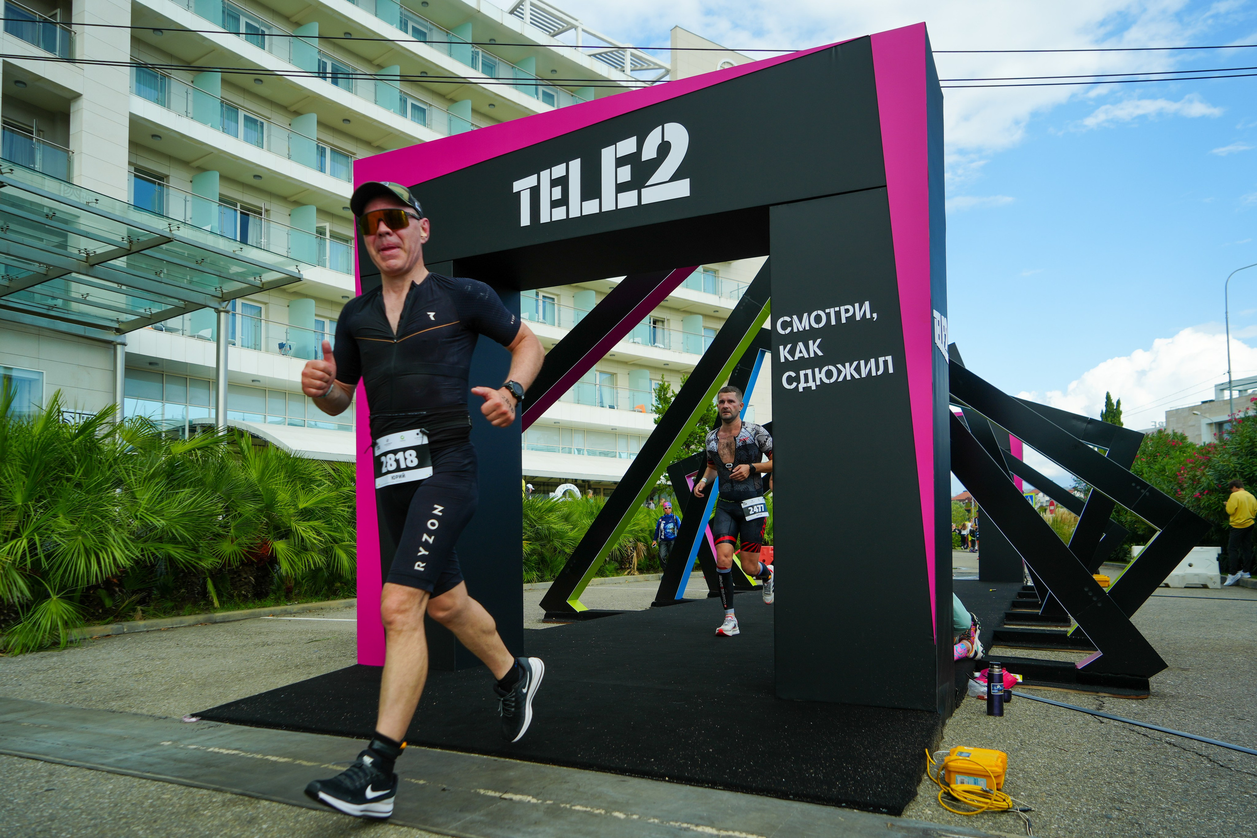 Фотоотчет партнерской интеграции для компании TELE2 на фестивале Ironstar. Репортажный фотограф в Красной Поляне и Сочи Павлюченко Екатерина