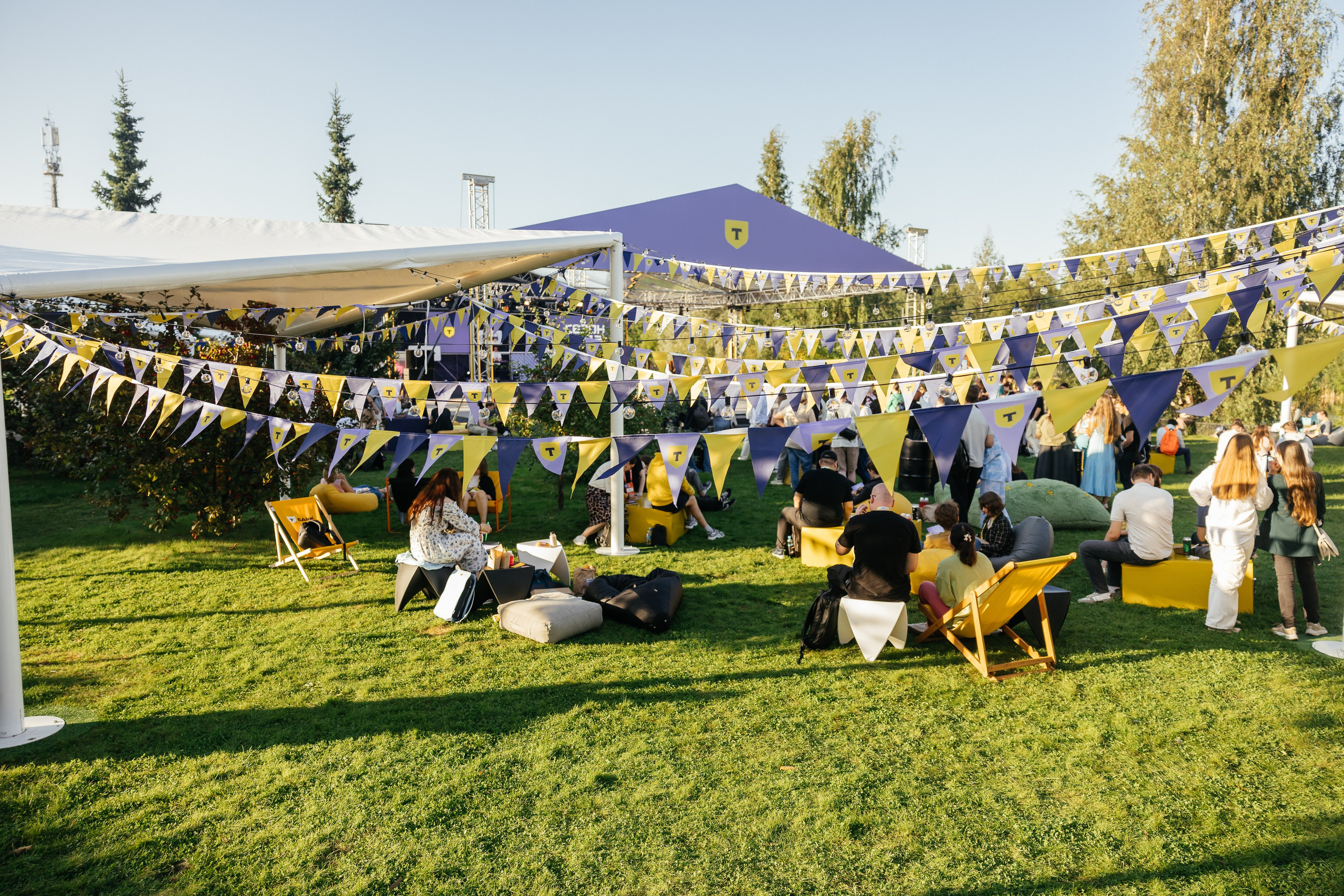 Снимал репортаж для «Газпром нефть», Газстройпром, Росатом, ОЗОН, Мегафон, ВТБ, Т-Банк, Unilever, Материа Медика Холдинг. Фотограф Serg-Epic — Сергей Клепиков