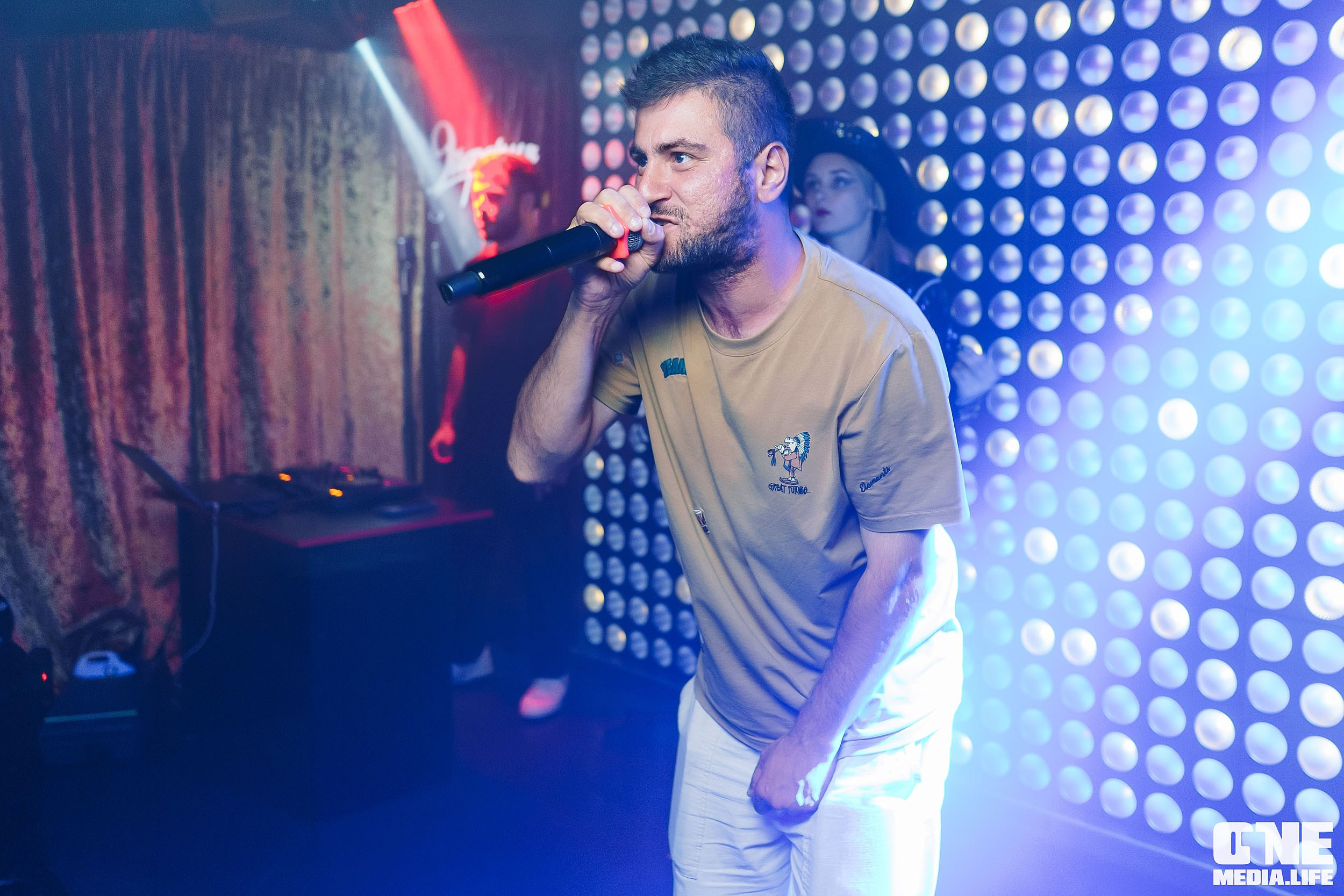 Фоторепортаж из караоке-клуба Эйфория. One Media Life: фоторепортажи, фотоотчеты с мероприятий и заведений