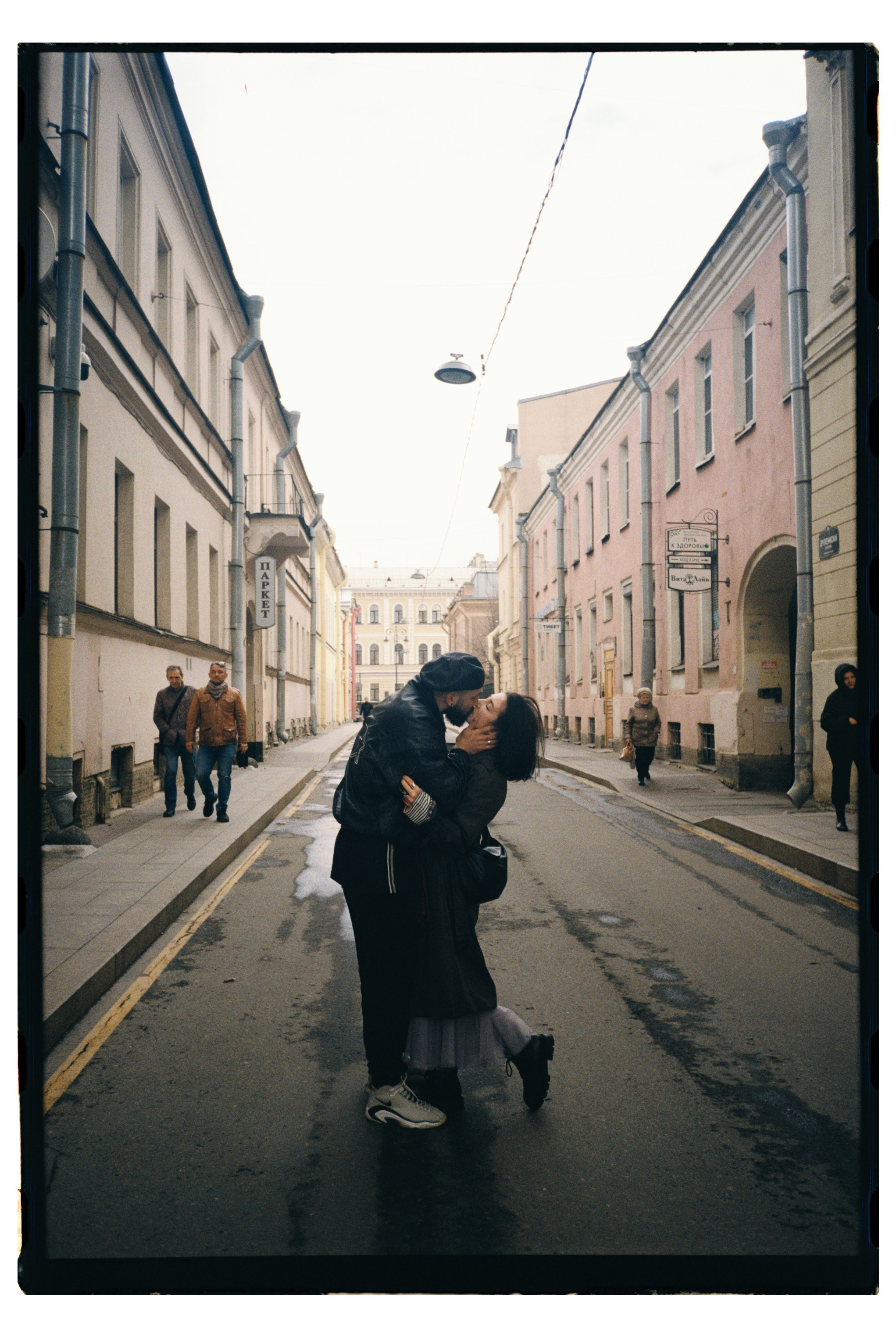 Фото на плёнку. Вера Пьянцева семейный, свадебный и парный фотограф в Санкт-Петербурге