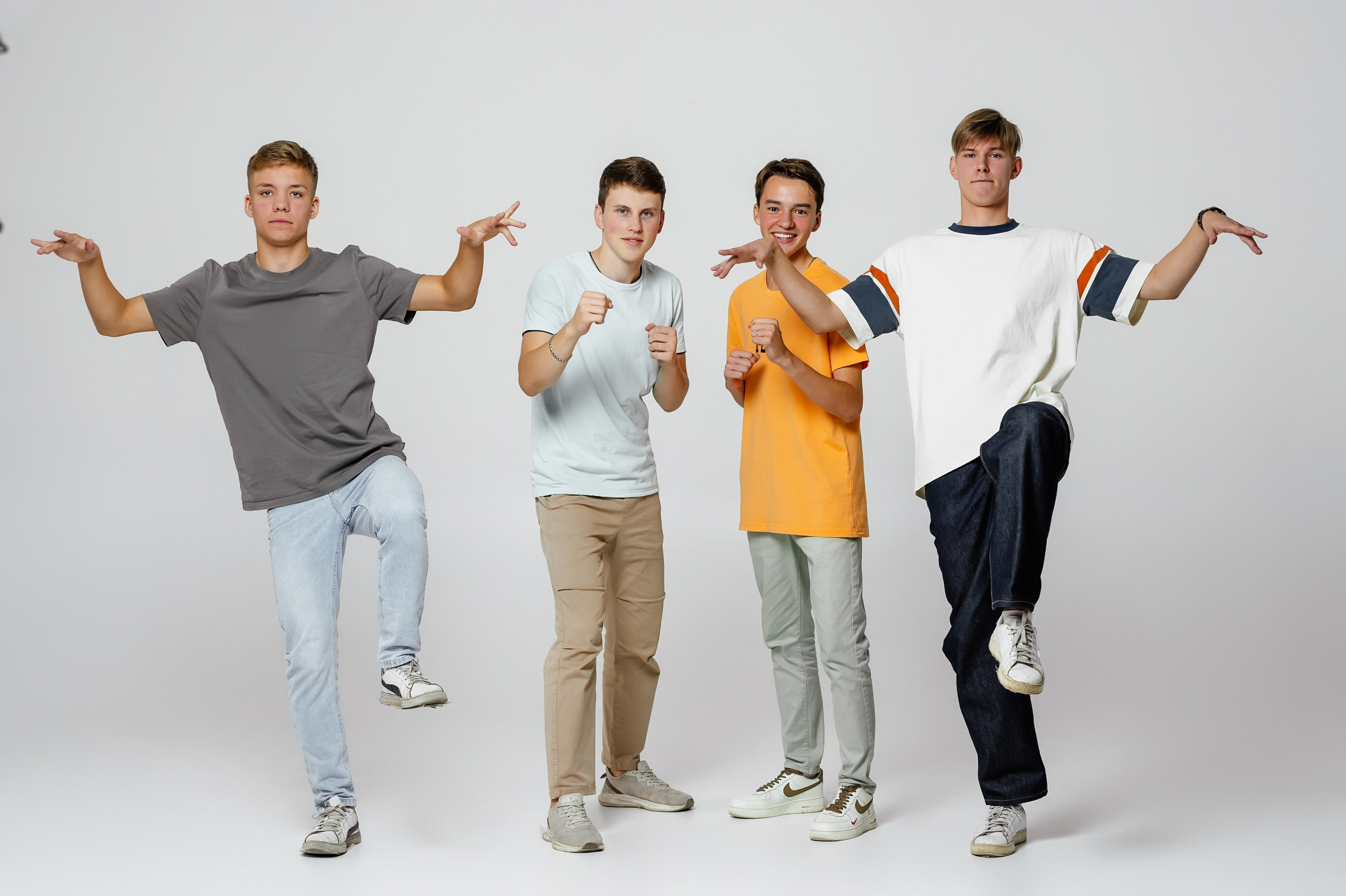 Выпускные альбомы старшеклассников. Дом детской фотографии Арсюткиной Наталии™