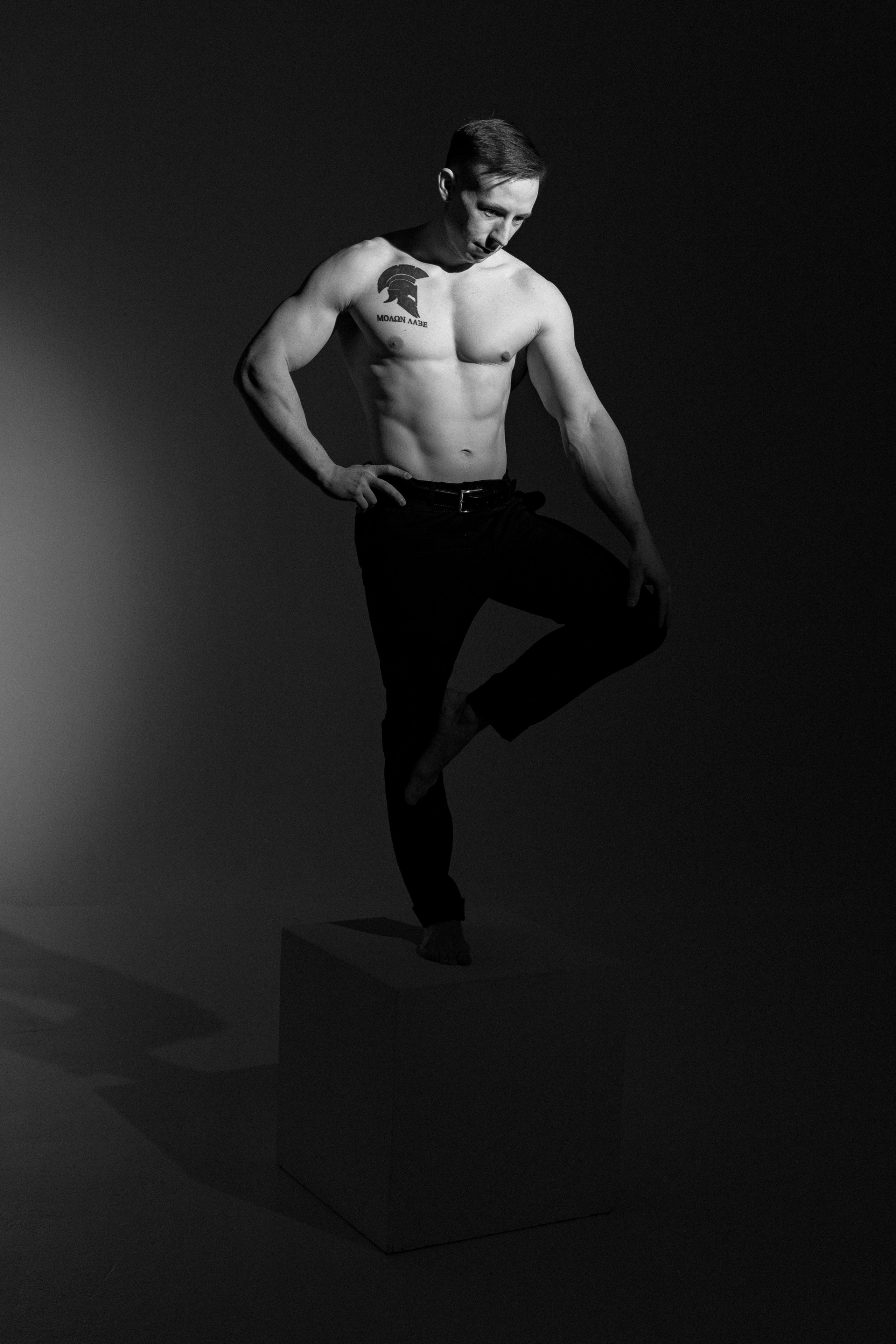 Мужская фотосессия в студии Нижний Новгород. Мужской портрет, Нижний Новгород. Фотосессия спортсмена в Нижнем Новгороде.