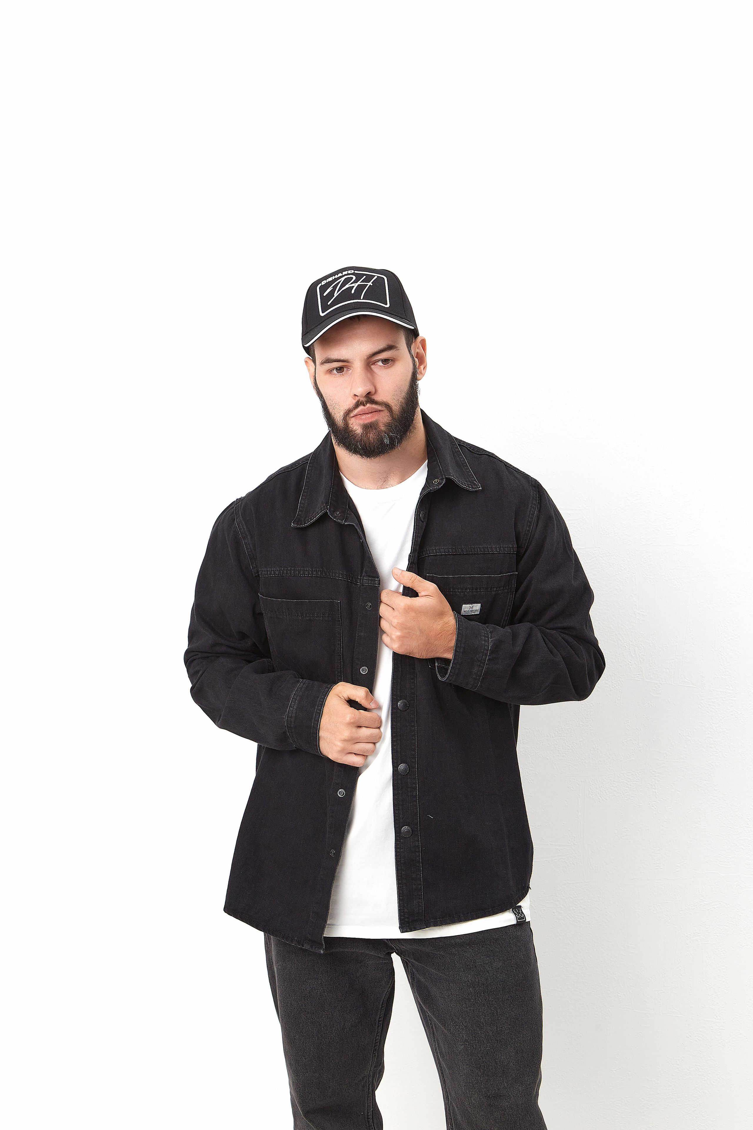 Фото кепок для маркетплейсов. Фотограф Руслан Потапов в Краснодаре