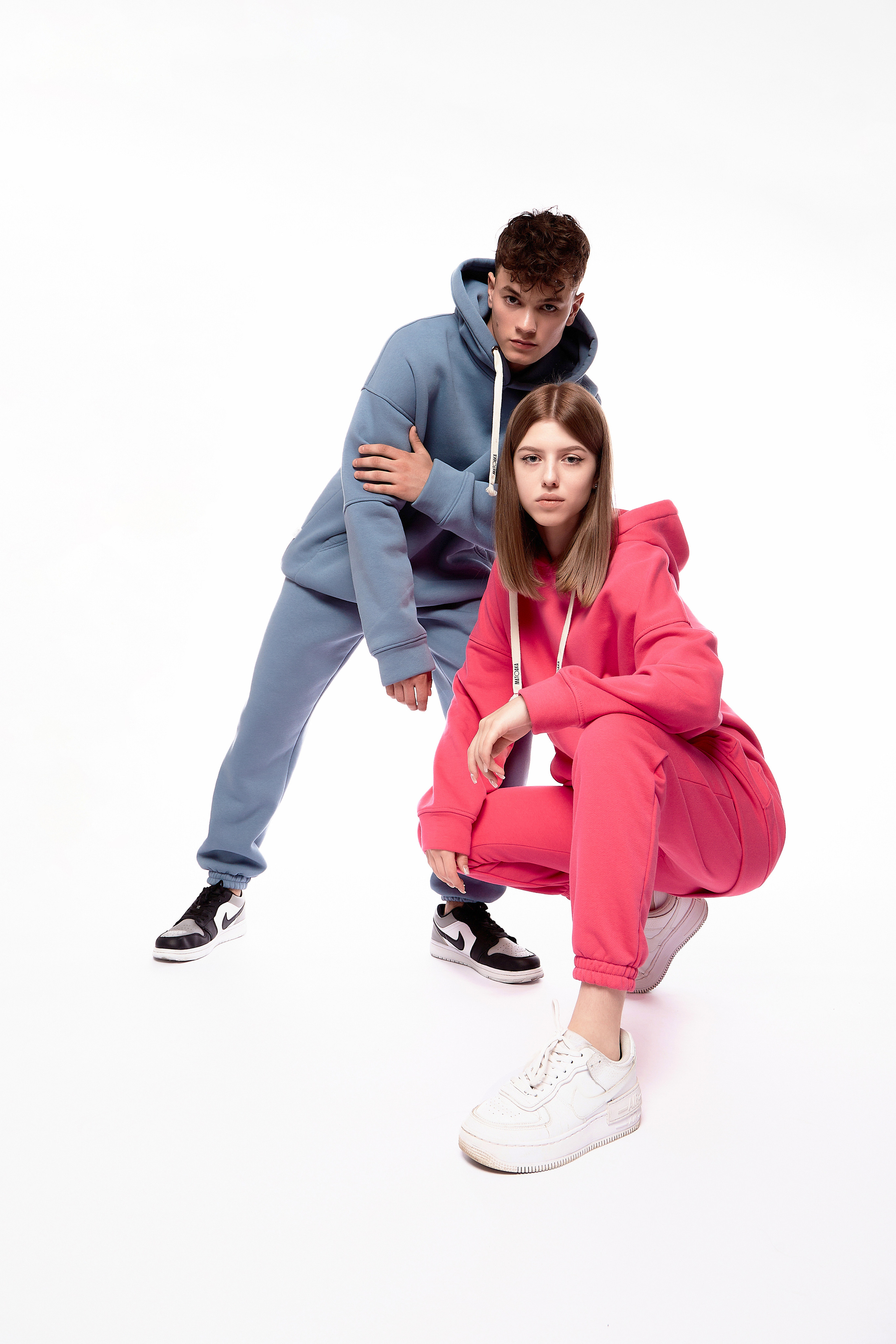 Съемка одежды для маркетплейсов в Краснодаре. Фотограф Руслан Потапов в Краснодаре