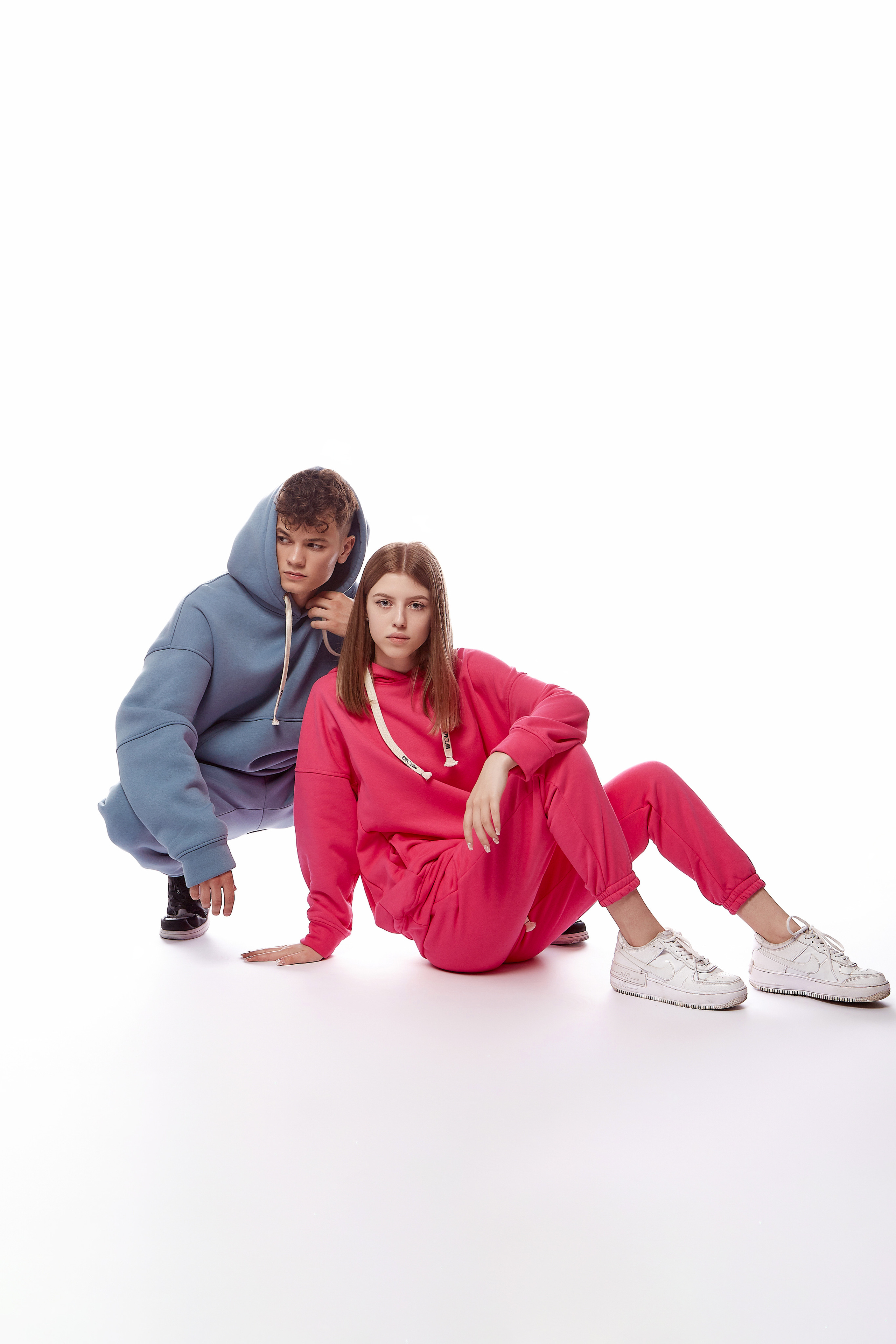 Съемка одежды для маркетплейсов в Краснодаре. Фотограф Руслан Потапов в Краснодаре